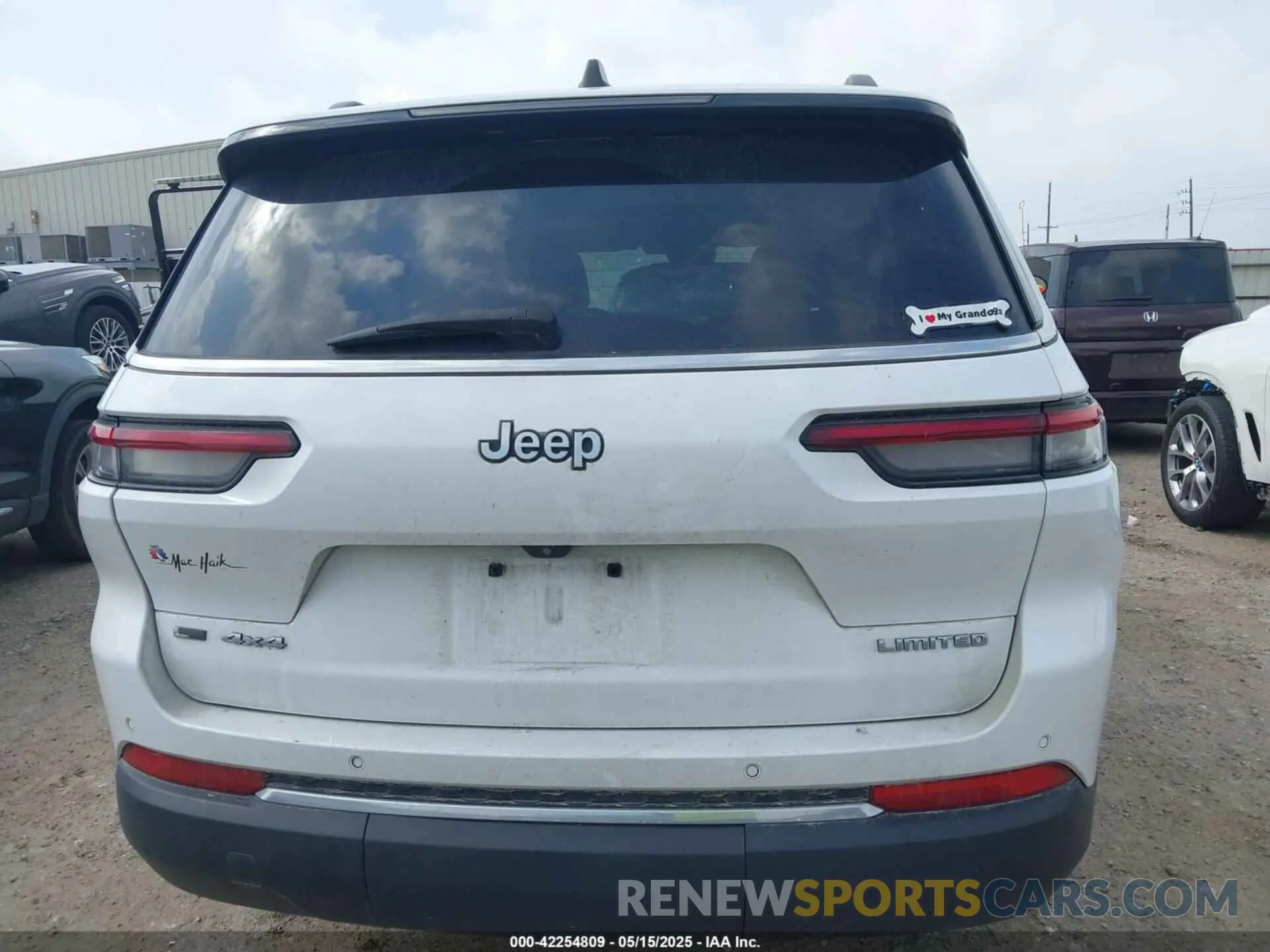 16 Photograph of a damaged car 1C4RJKBG7M8101781 JEEP GRAND CHEROKEE L 2021