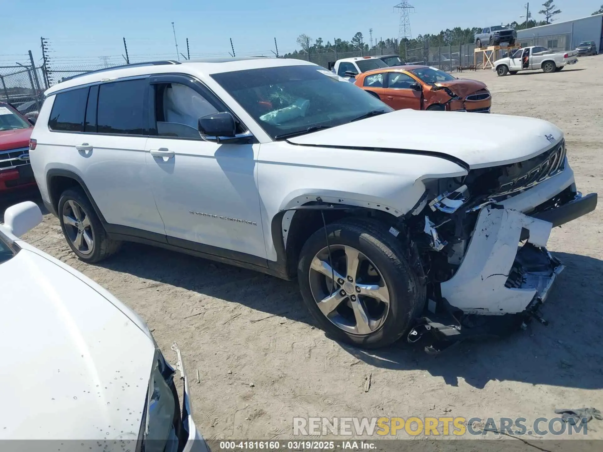 1 Photograph of a damaged car 1C4RJKBG7M8104194 JEEP GRAND CHEROKEE L 2021