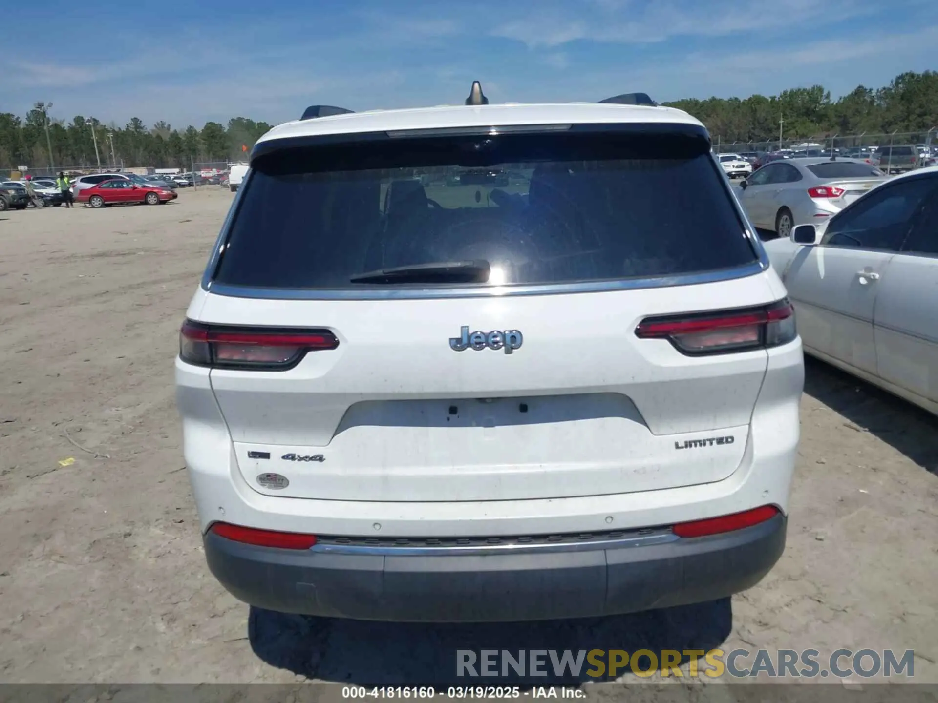 16 Photograph of a damaged car 1C4RJKBG7M8104194 JEEP GRAND CHEROKEE L 2021