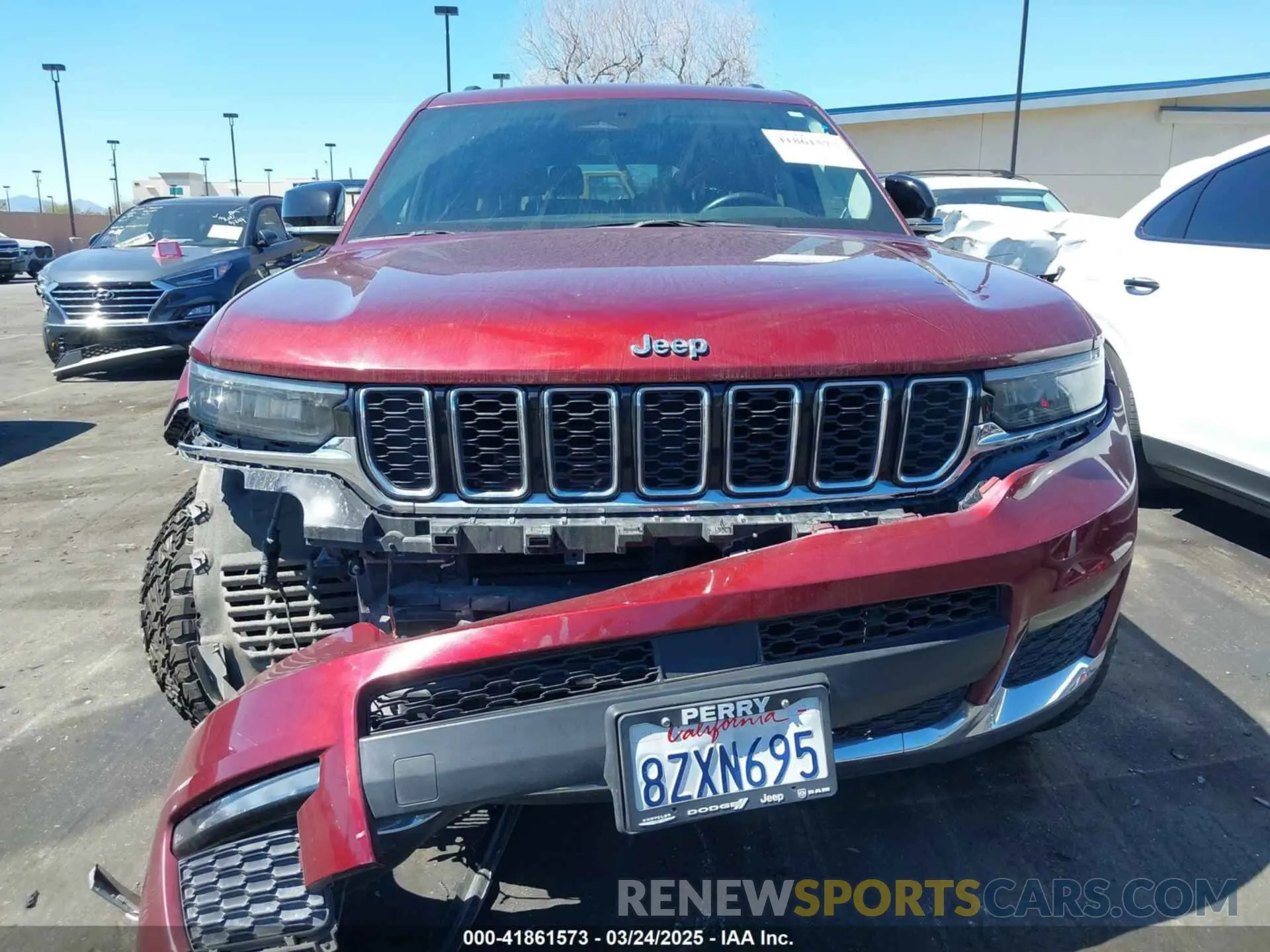 12 Photograph of a damaged car 1C4RJKBG7M8127961 JEEP GRAND CHEROKEE L 2021