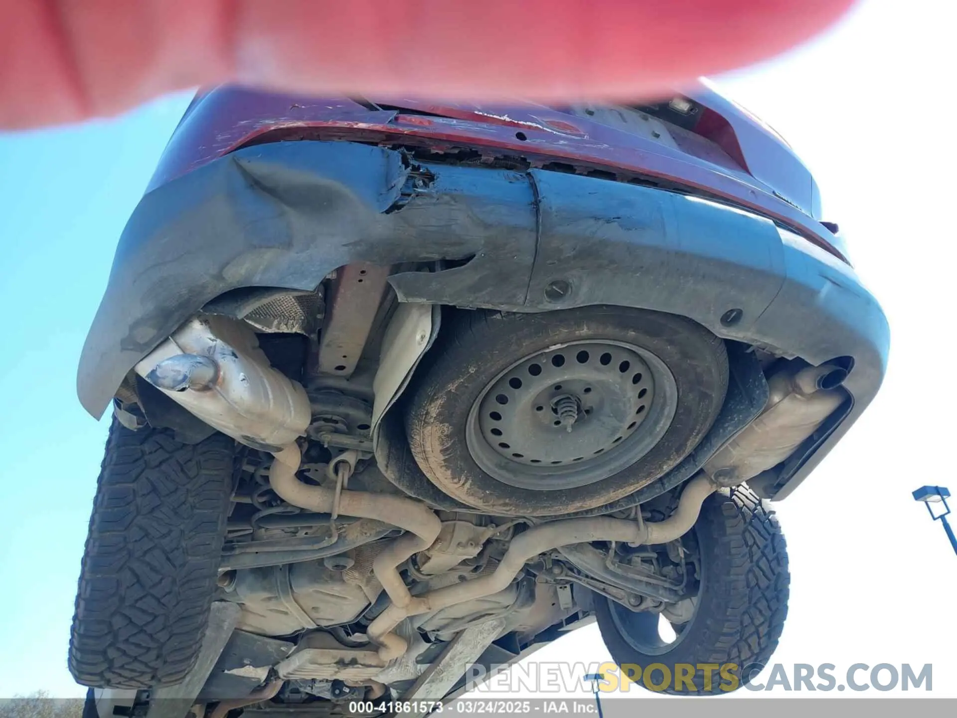 19 Photograph of a damaged car 1C4RJKBG7M8127961 JEEP GRAND CHEROKEE L 2021