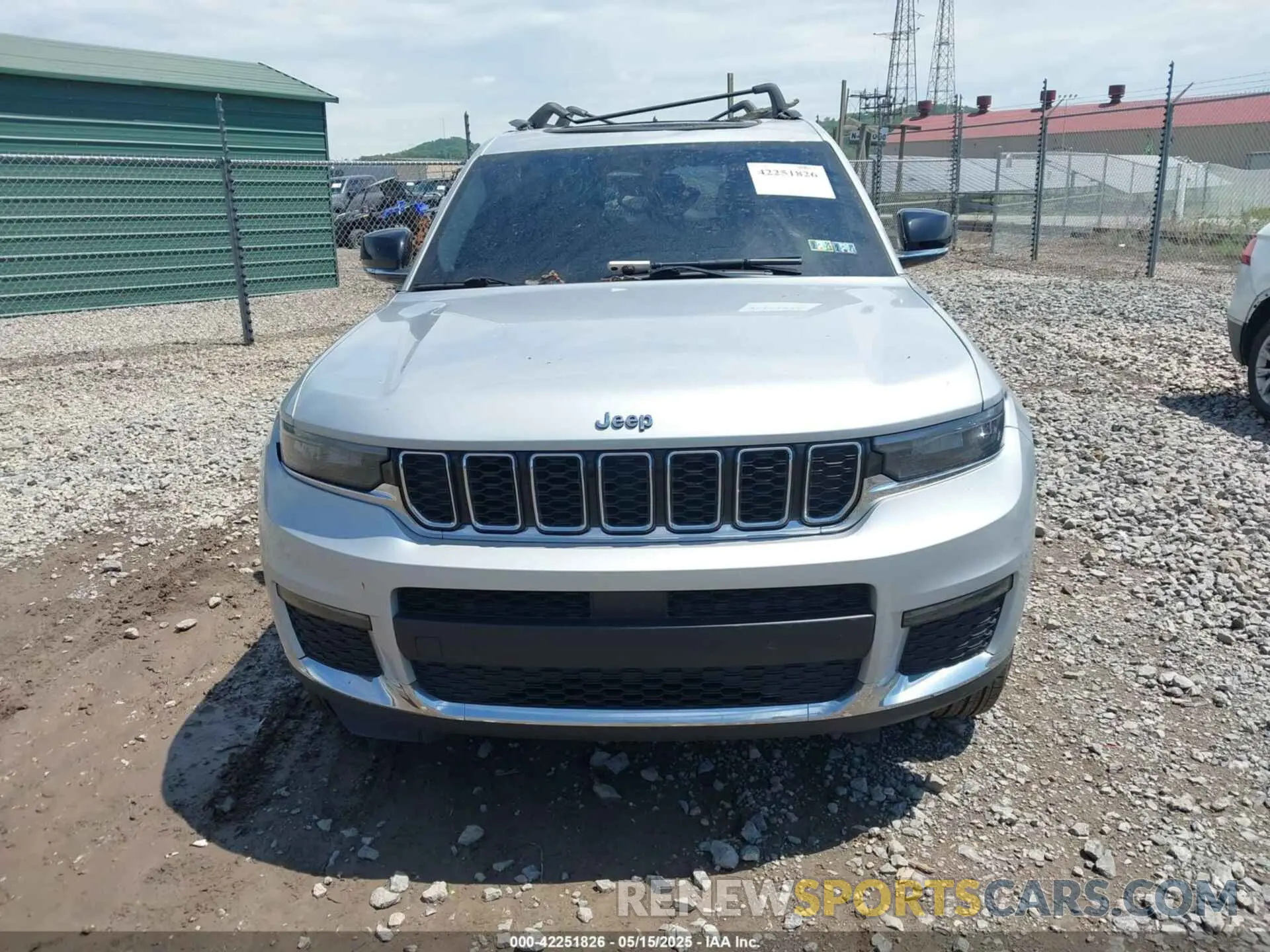 12 Photograph of a damaged car 1C4RJKBG7M8130262 JEEP GRAND CHEROKEE L 2021