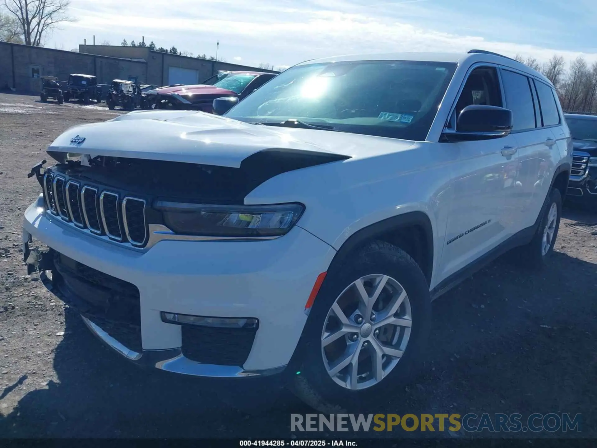 2 Photograph of a damaged car 1C4RJKBG7M8142511 JEEP GRAND CHEROKEE L 2021