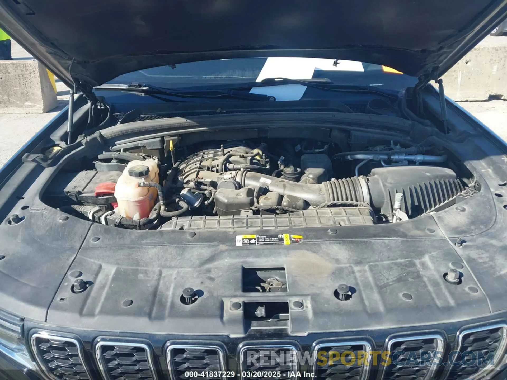 10 Photograph of a damaged car 1C4RJKBG7M8190882 JEEP GRAND CHEROKEE L 2021