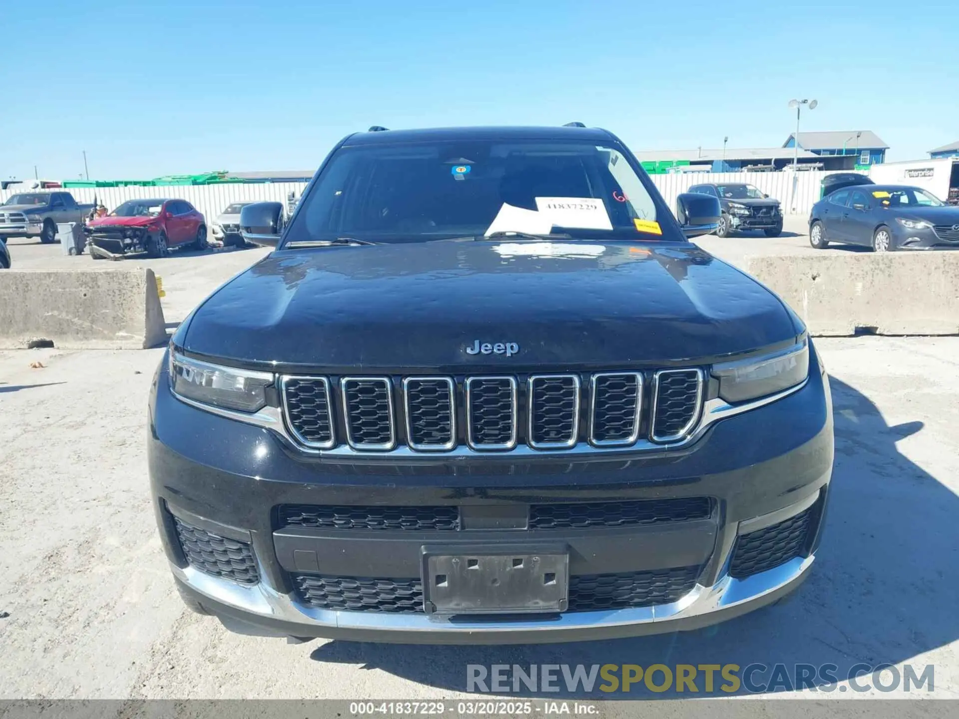 12 Photograph of a damaged car 1C4RJKBG7M8190882 JEEP GRAND CHEROKEE L 2021