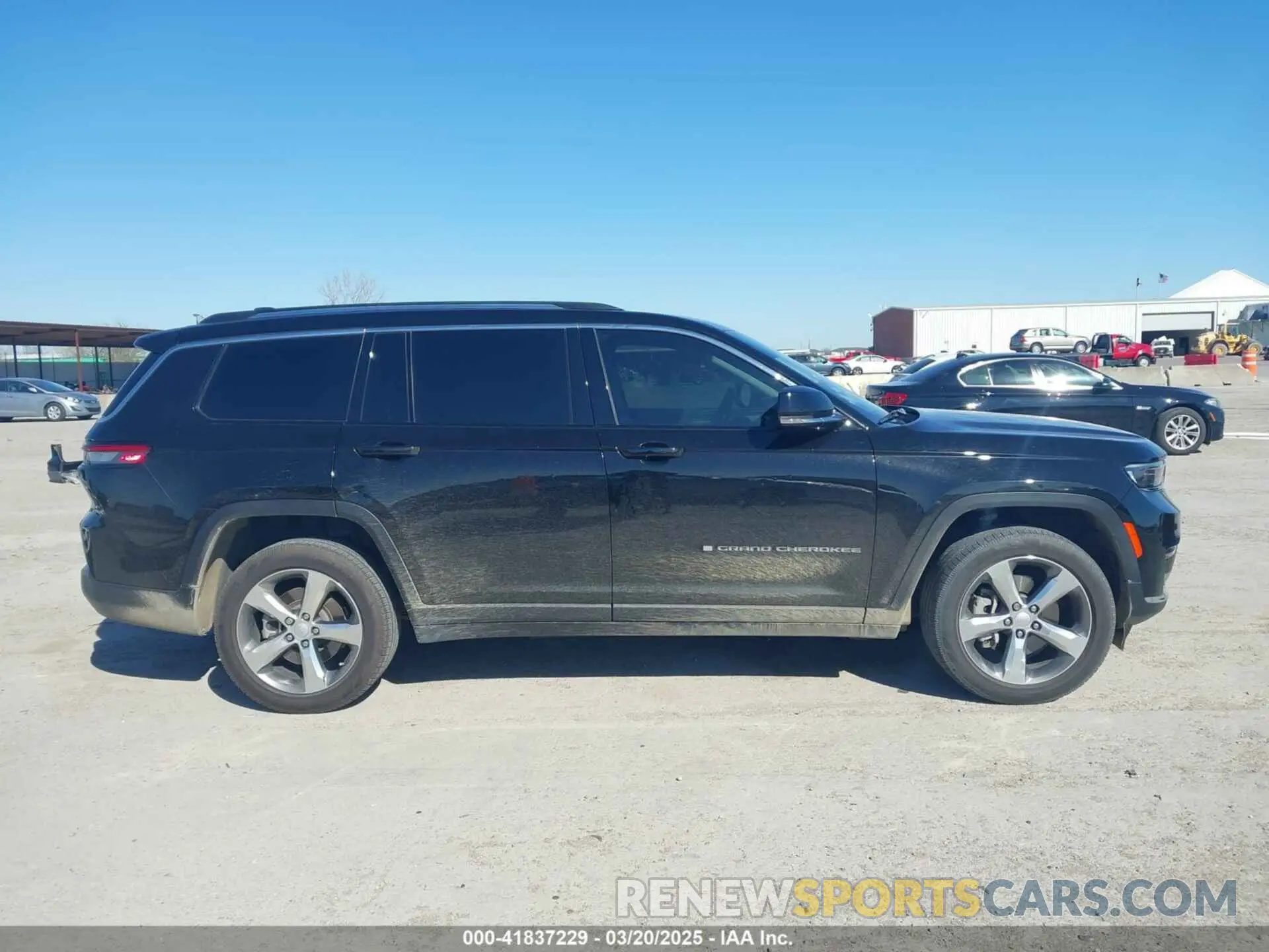 13 Photograph of a damaged car 1C4RJKBG7M8190882 JEEP GRAND CHEROKEE L 2021