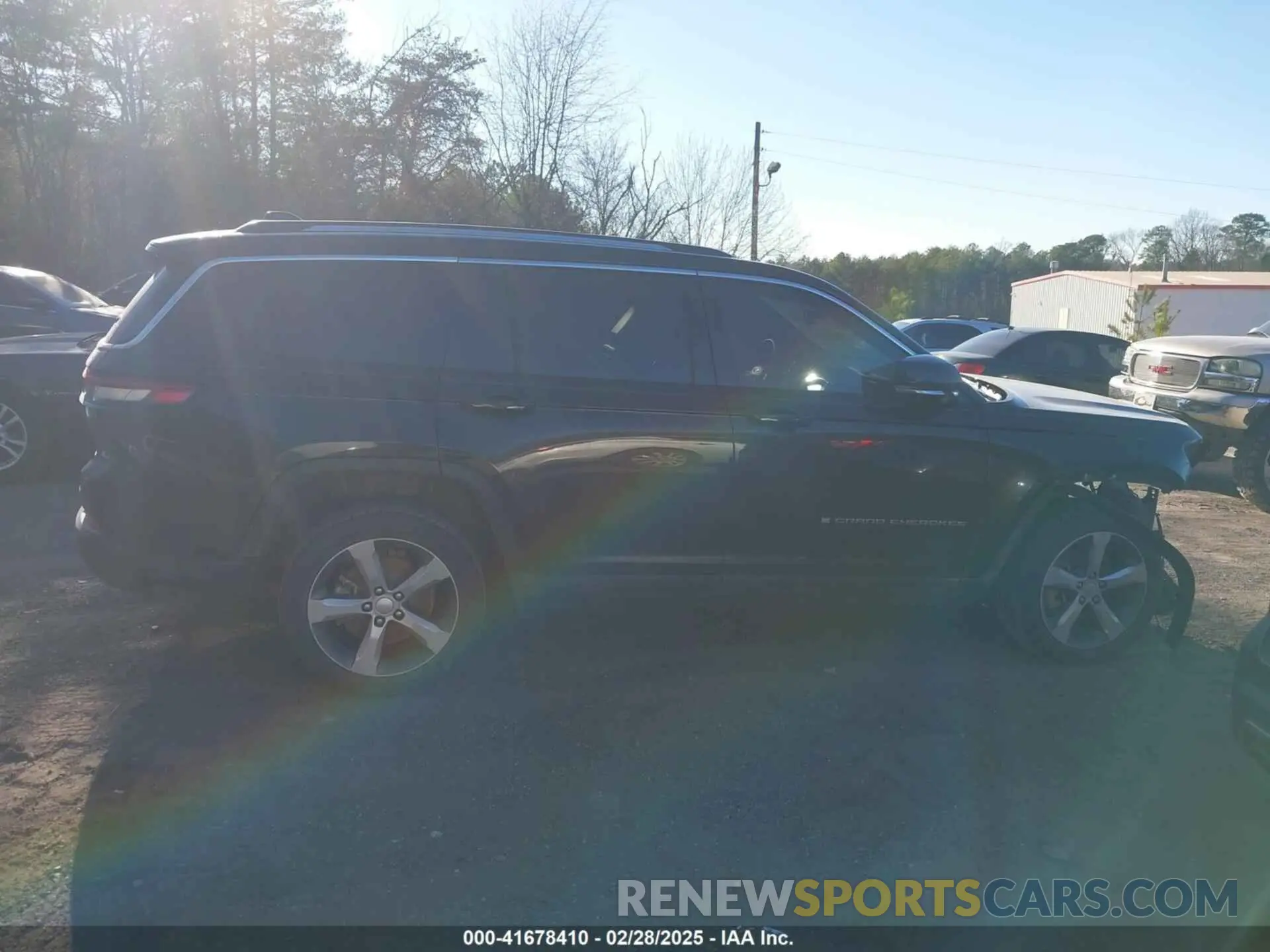 13 Photograph of a damaged car 1C4RJKBG8M8101370 JEEP GRAND CHEROKEE L 2021