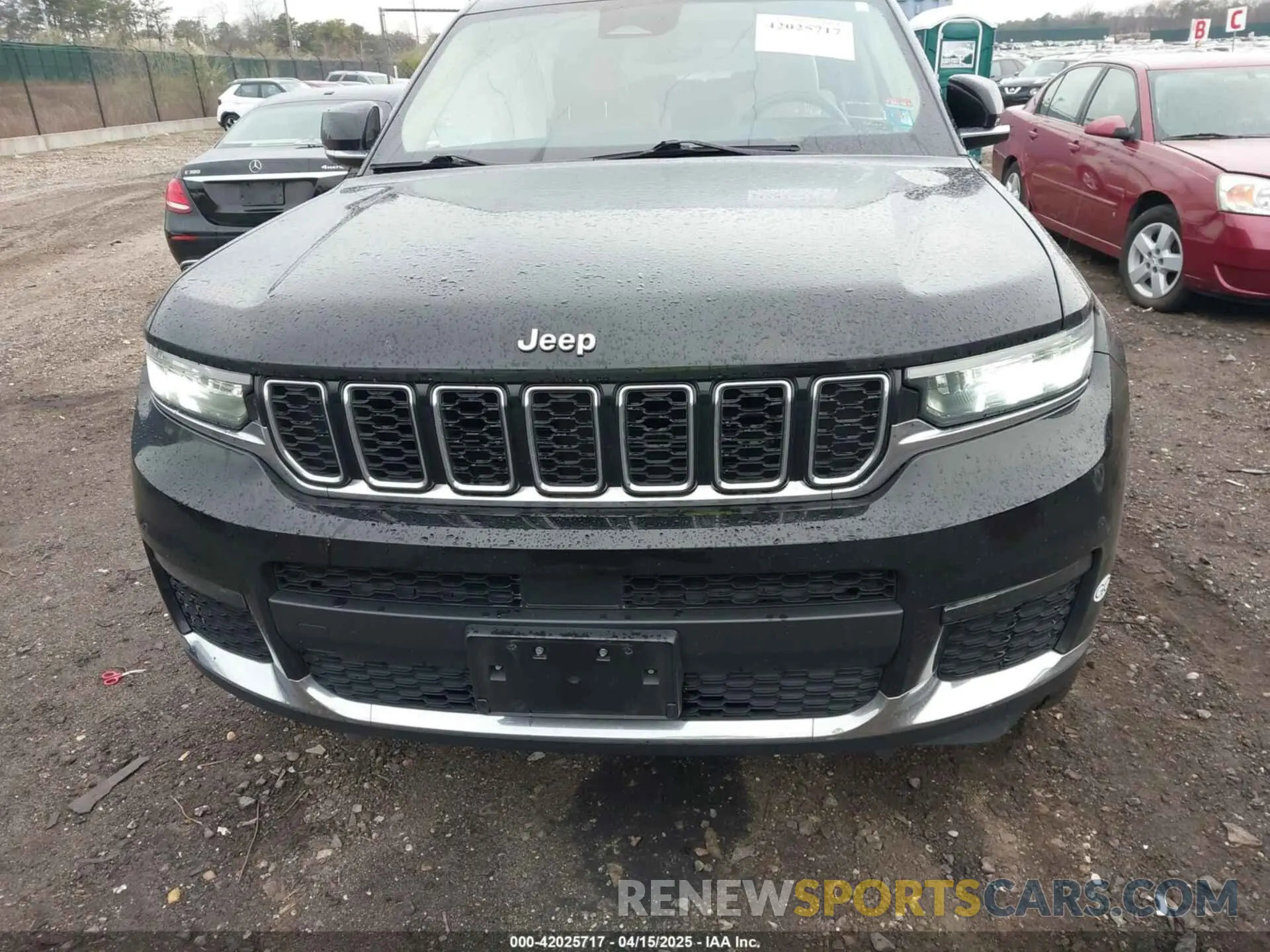 12 Photograph of a damaged car 1C4RJKBG8M8129993 JEEP GRAND CHEROKEE L 2021