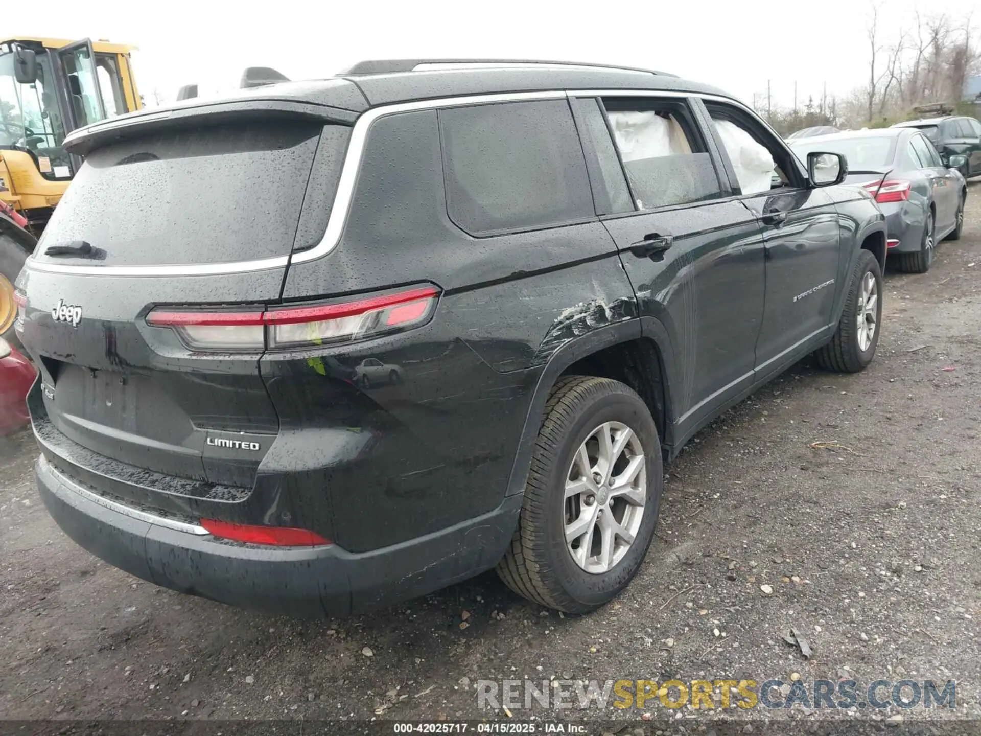 4 Photograph of a damaged car 1C4RJKBG8M8129993 JEEP GRAND CHEROKEE L 2021
