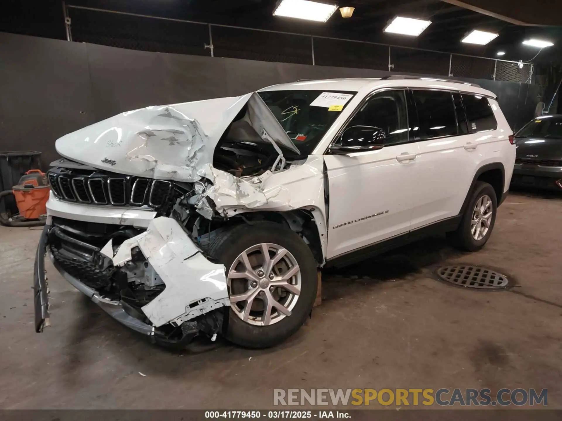 2 Photograph of a damaged car 1C4RJKBG8M8142906 JEEP GRAND CHEROKEE L 2021