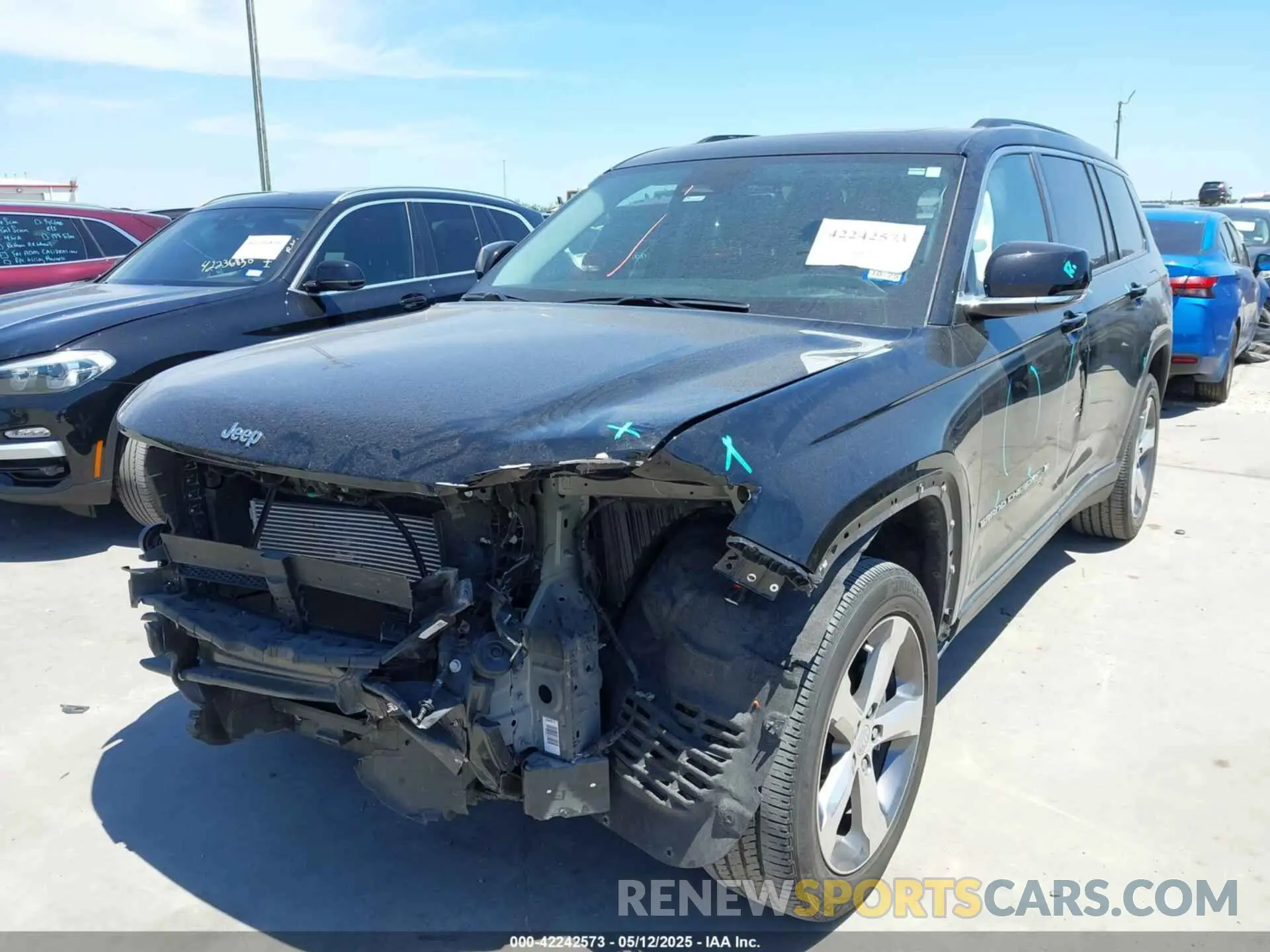 2 Photograph of a damaged car 1C4RJKBG8M8198585 JEEP GRAND CHEROKEE L 2021