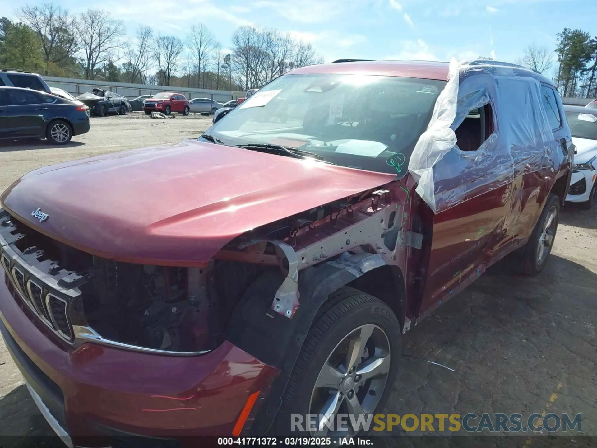 2 Photograph of a damaged car 1C4RJKBG8M8205423 JEEP GRAND CHEROKEE L 2021