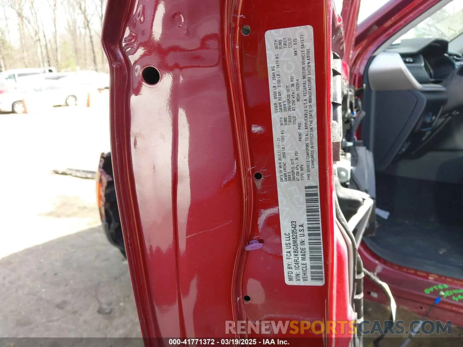 9 Photograph of a damaged car 1C4RJKBG8M8205423 JEEP GRAND CHEROKEE L 2021