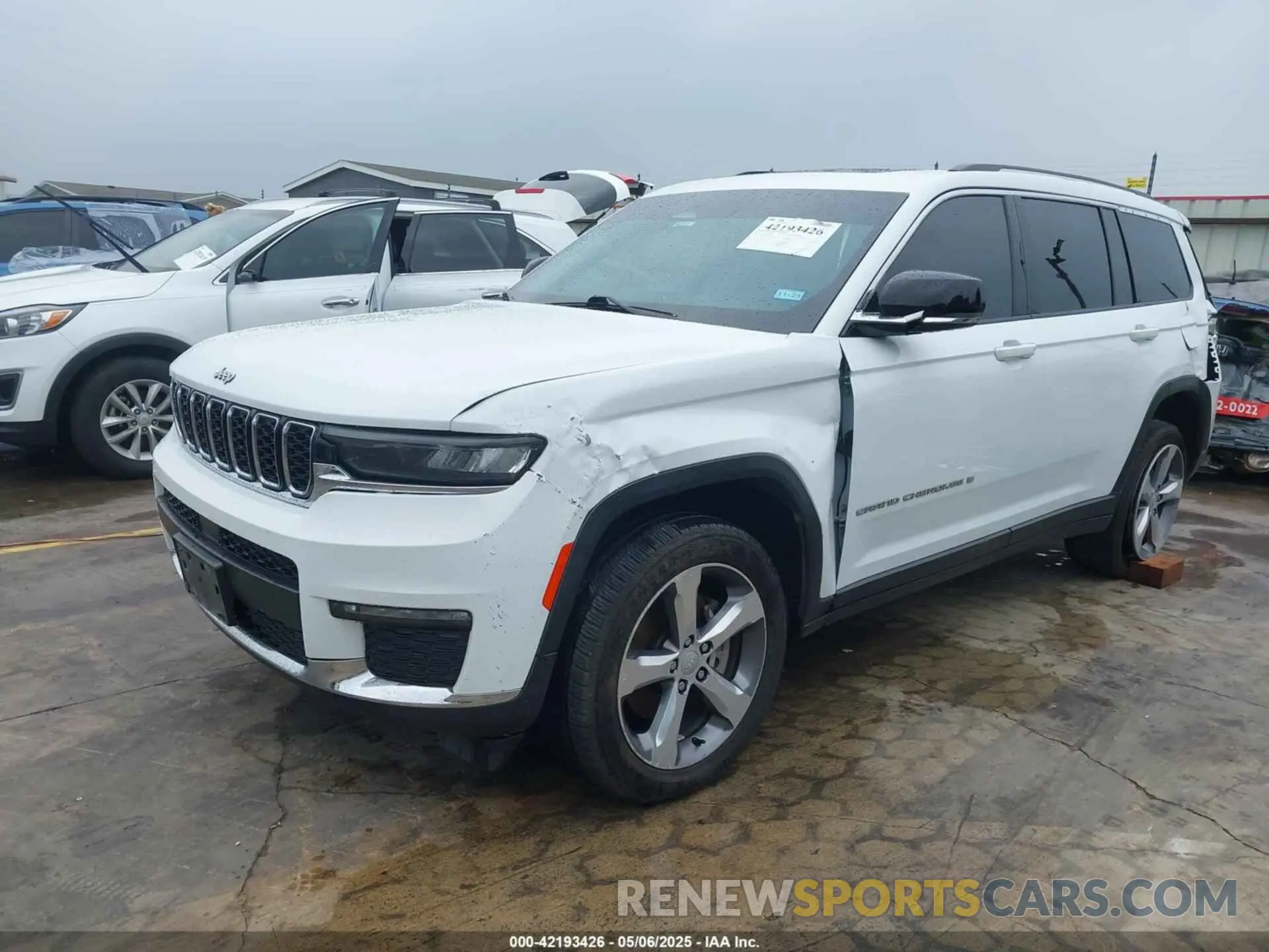 2 Photograph of a damaged car 1C4RJKBG9M8172027 JEEP GRAND CHEROKEE L 2021
