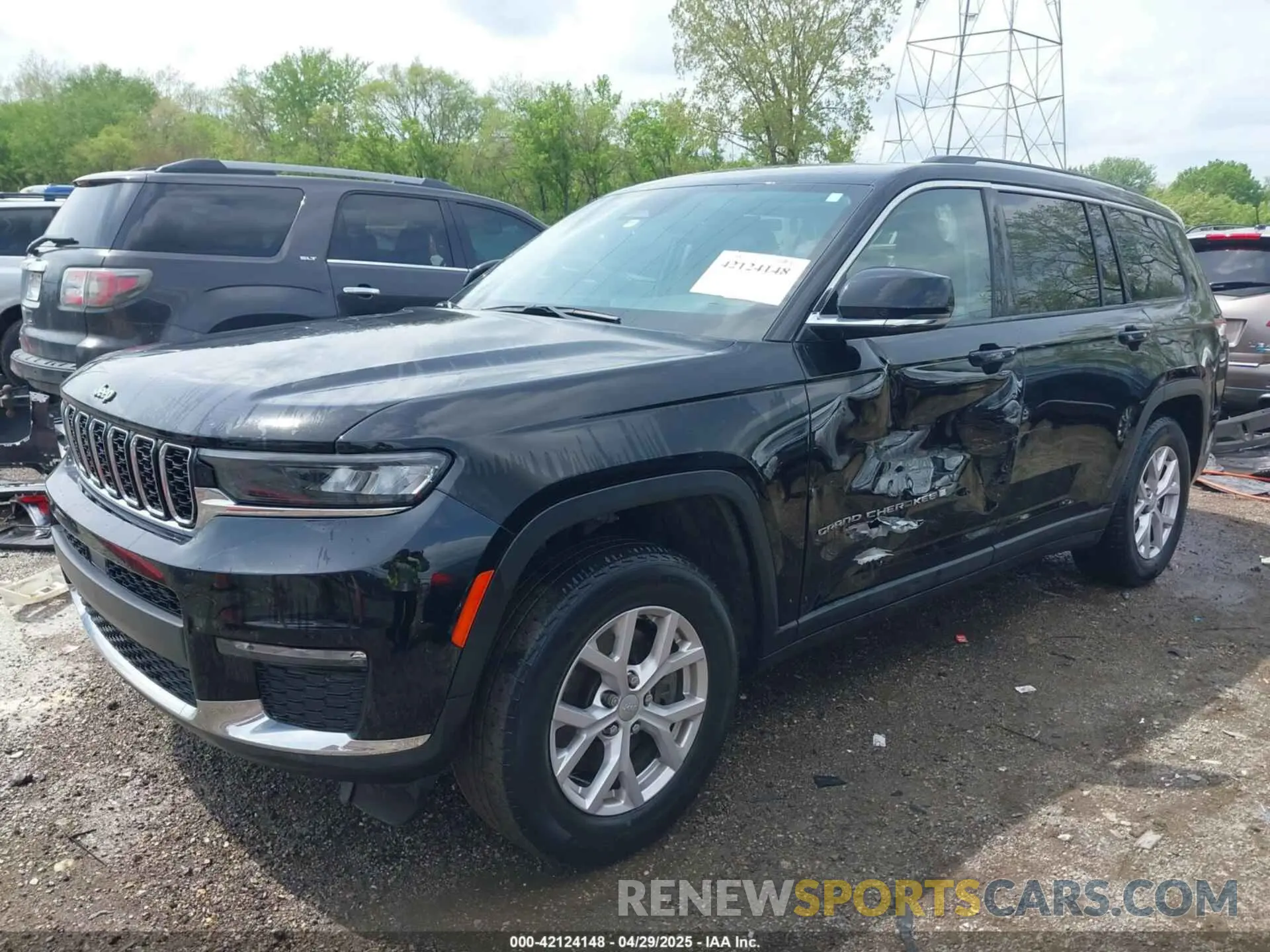 2 Photograph of a damaged car 1C4RJKBG9M8212199 JEEP GRAND CHEROKEE L 2021