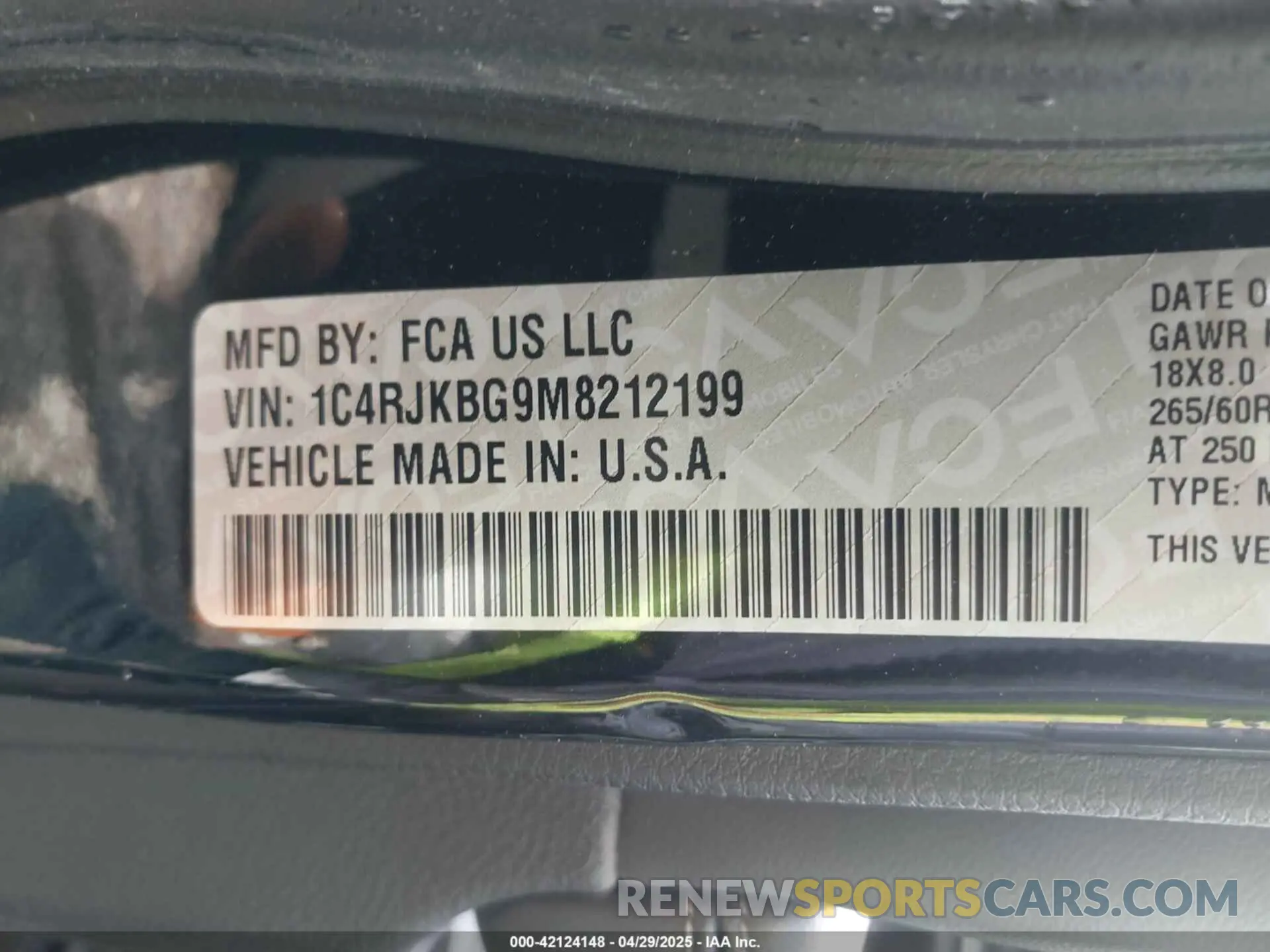 9 Photograph of a damaged car 1C4RJKBG9M8212199 JEEP GRAND CHEROKEE L 2021