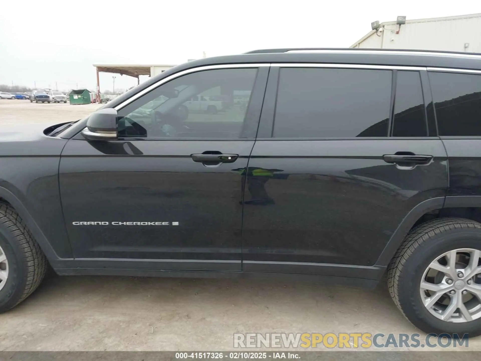 14 Photograph of a damaged car 1C4RJKBGXM8105808 JEEP GRAND CHEROKEE L 2021