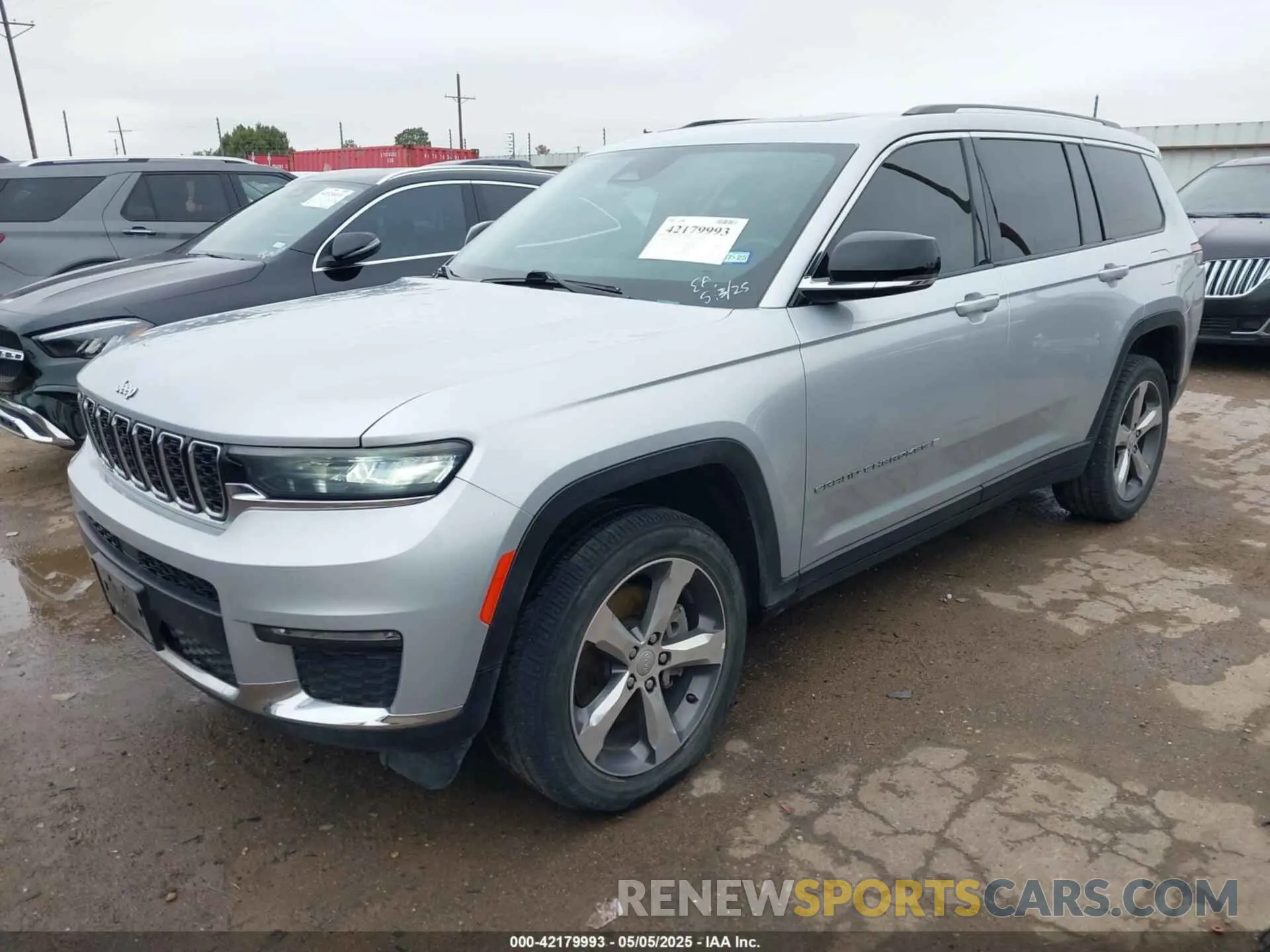 2 Photograph of a damaged car 1C4RJKBGXM8109793 JEEP GRAND CHEROKEE L 2021