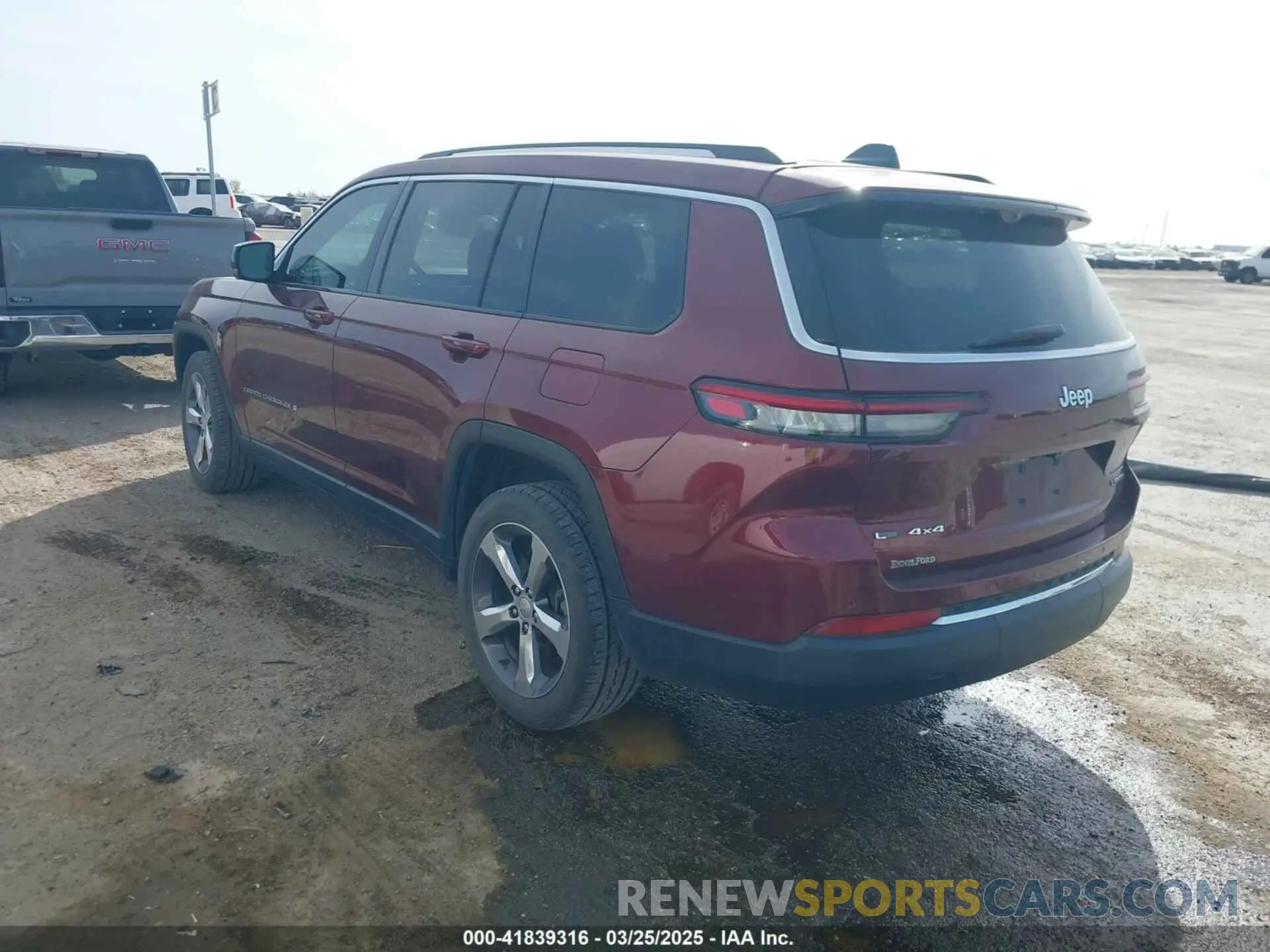 3 Photograph of a damaged car 1C4RJKBGXM8119742 JEEP GRAND CHEROKEE L 2021