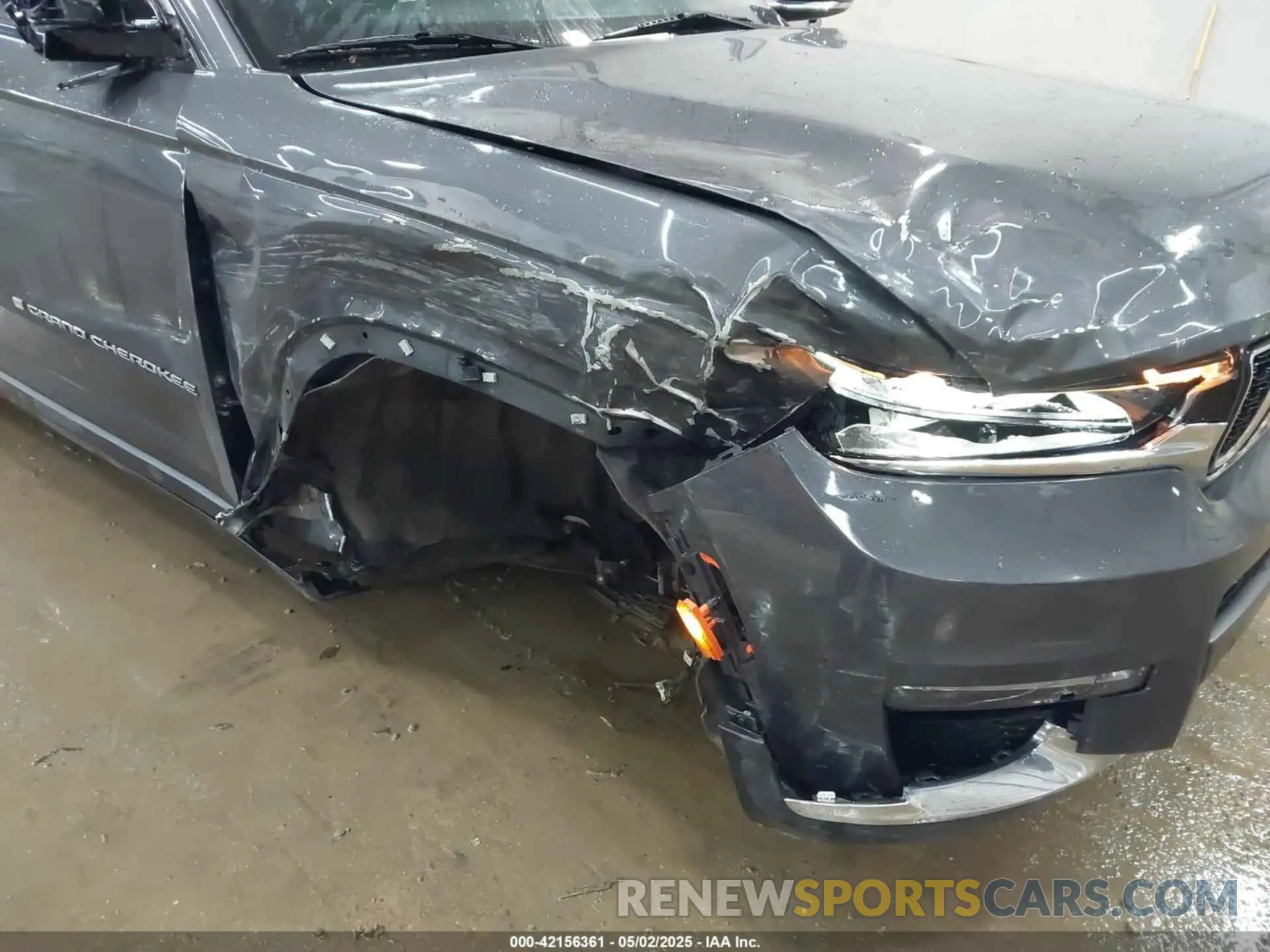 6 Photograph of a damaged car 1C4RJKBGXM8139182 JEEP GRAND CHEROKEE L 2021