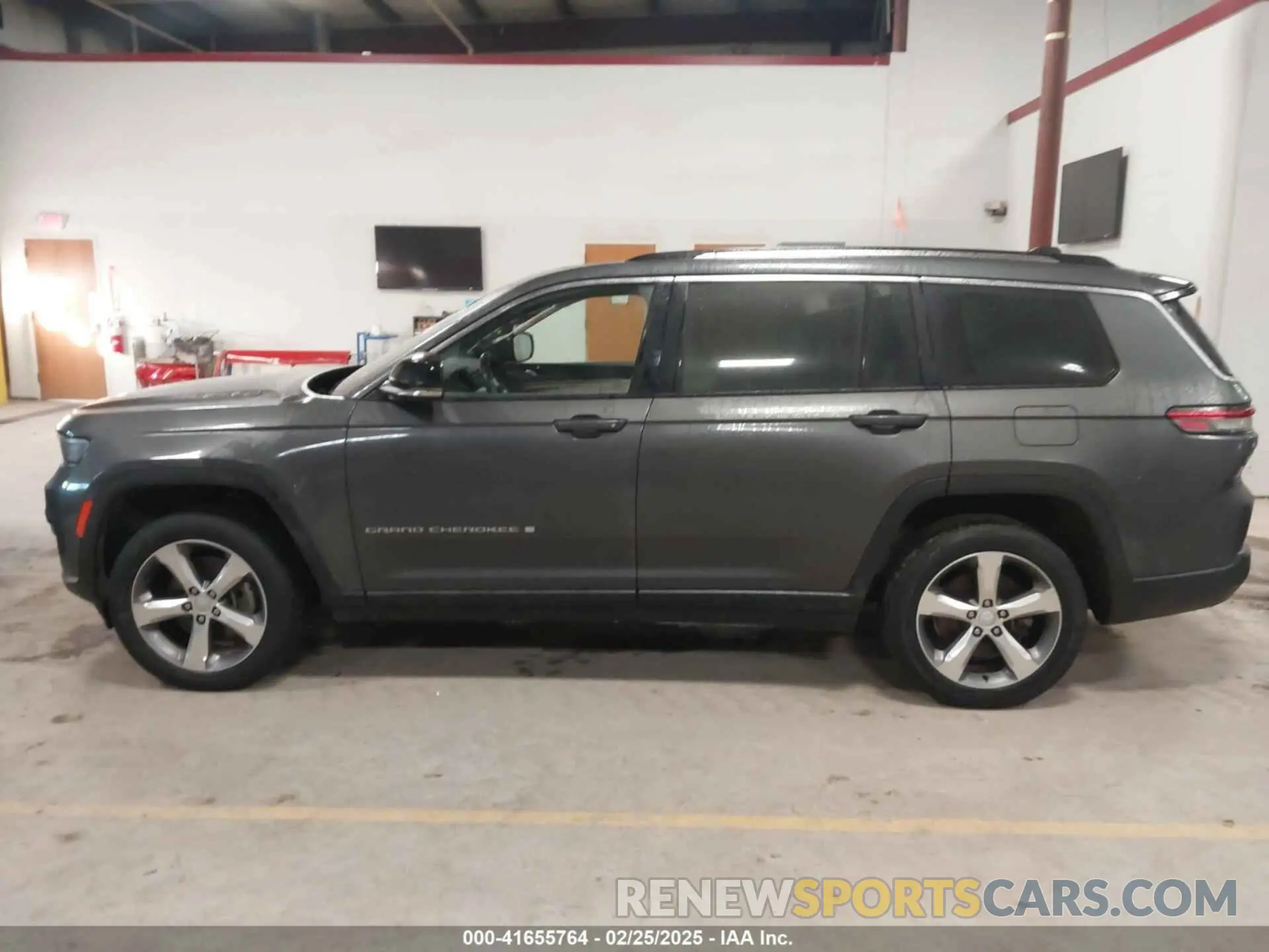 15 Photograph of a damaged car 1C4RJKBGXM8139926 JEEP GRAND CHEROKEE L 2021