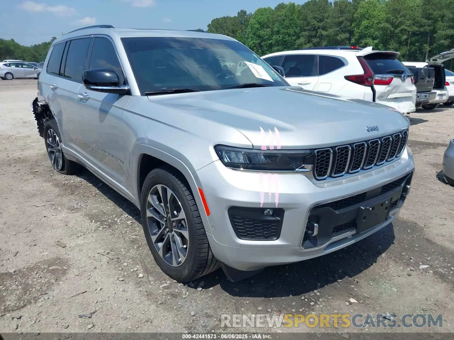 1 Photograph of a damaged car 1C4RJKDG4M8145556 JEEP GRAND CHEROKEE L 2021