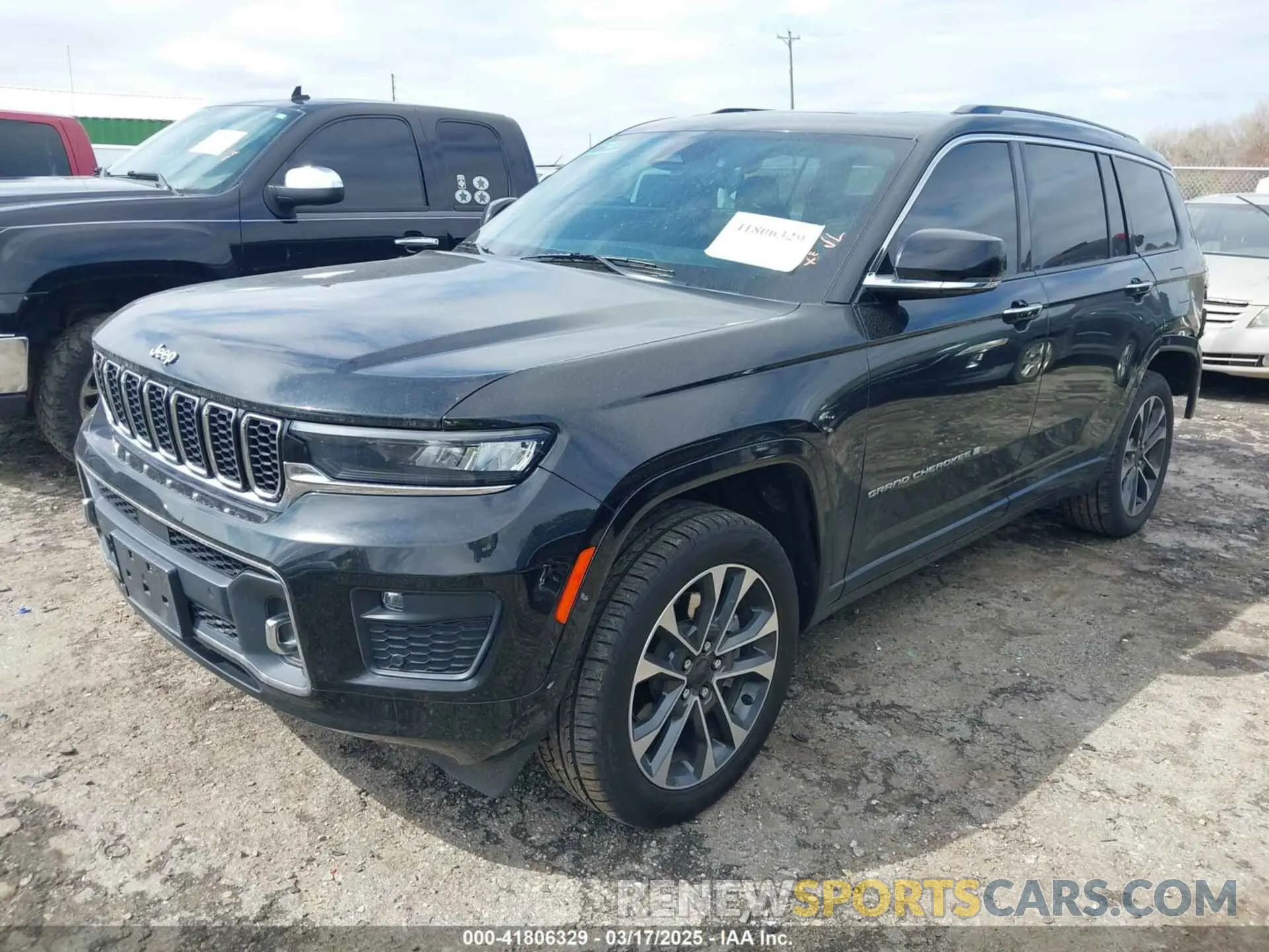 2 Photograph of a damaged car 1C4RJKDG7M8140271 JEEP GRAND CHEROKEE L 2021