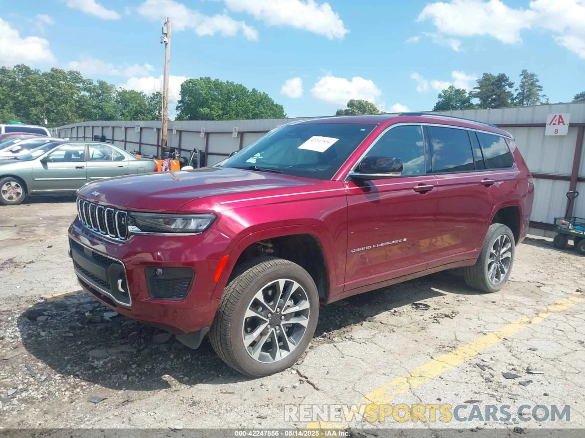 2 Photograph of a damaged car 1C4RJKDG9M8113055 JEEP GRAND CHEROKEE L 2021