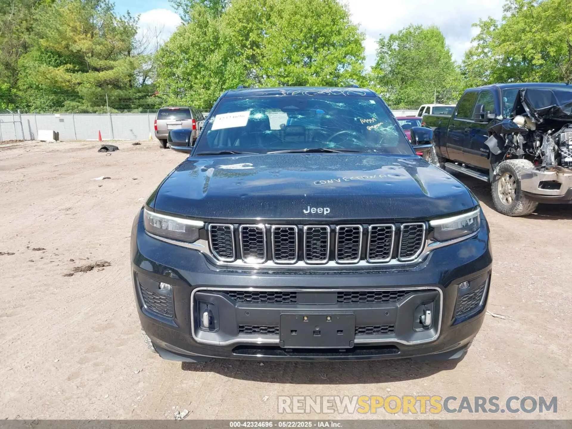 12 Photograph of a damaged car 1C4RJKDG9M8119728 JEEP GRAND CHEROKEE L 2021