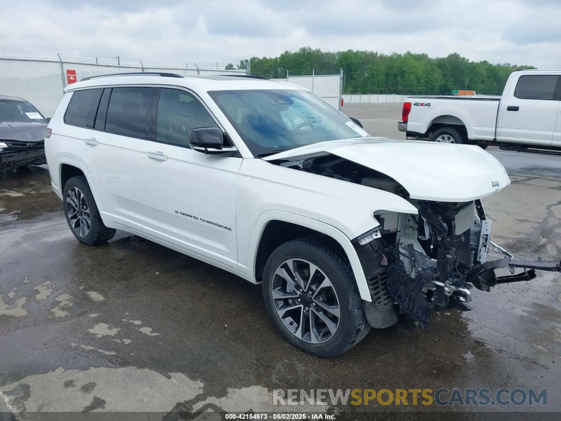 1 Photograph of a damaged car 1C4RJKDG9M8123357 JEEP GRAND CHEROKEE L 2021