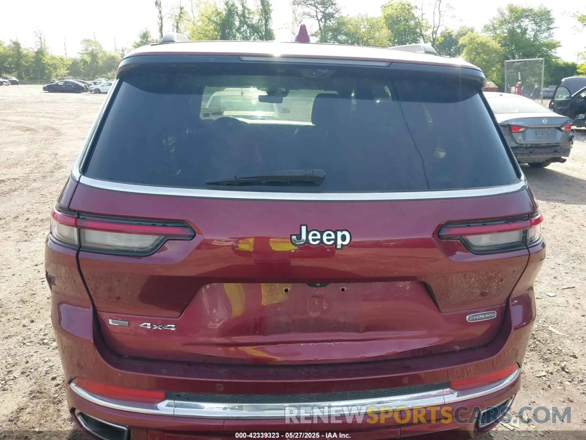 16 Photograph of a damaged car 1C4RJKDG9M8132351 JEEP GRAND CHEROKEE L 2021