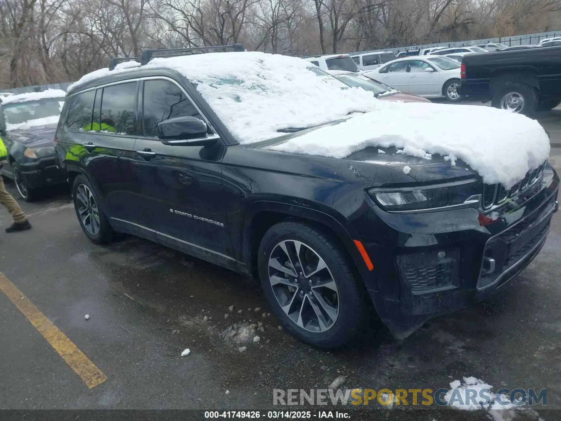 12 Photograph of a damaged car 1C4RJKDT0M8197067 JEEP GRAND CHEROKEE L 2021
