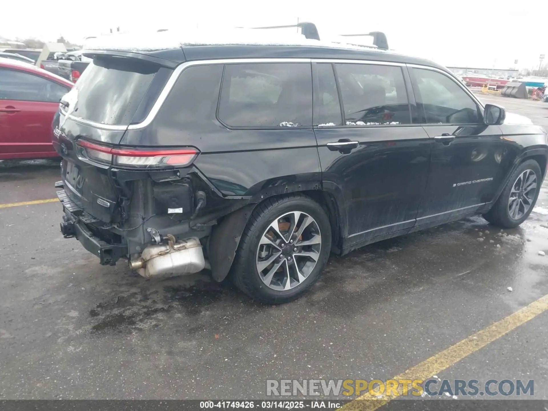 13 Photograph of a damaged car 1C4RJKDT0M8197067 JEEP GRAND CHEROKEE L 2021