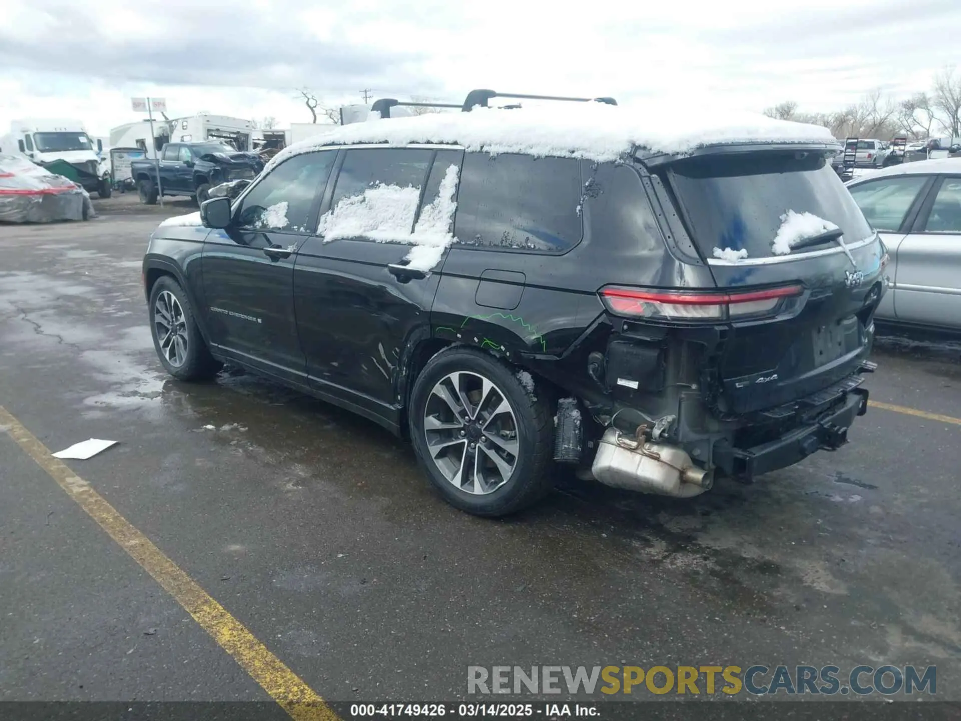 3 Photograph of a damaged car 1C4RJKDT0M8197067 JEEP GRAND CHEROKEE L 2021