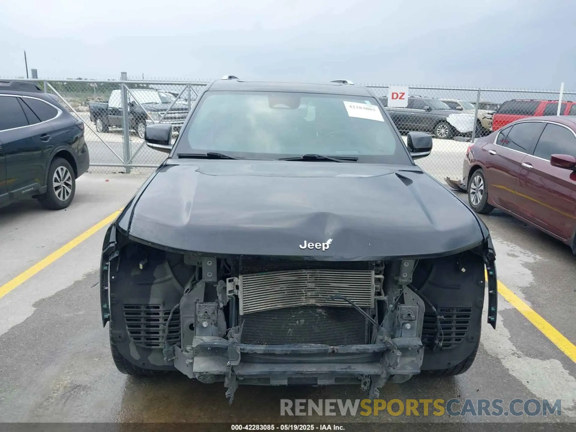 13 Photograph of a damaged car 1C4RJKEG8M8106466 JEEP GRAND CHEROKEE L 2021