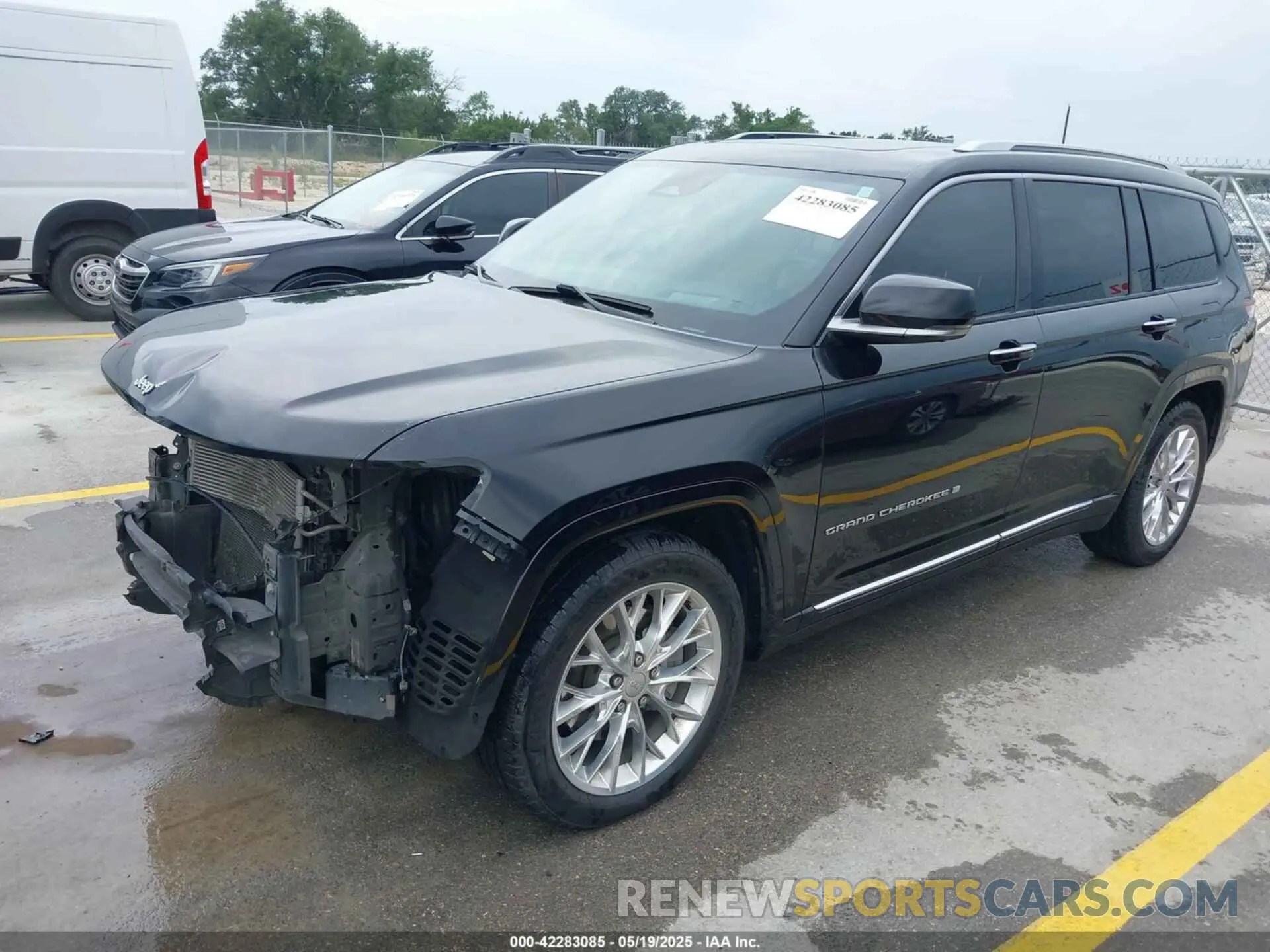 2 Photograph of a damaged car 1C4RJKEG8M8106466 JEEP GRAND CHEROKEE L 2021