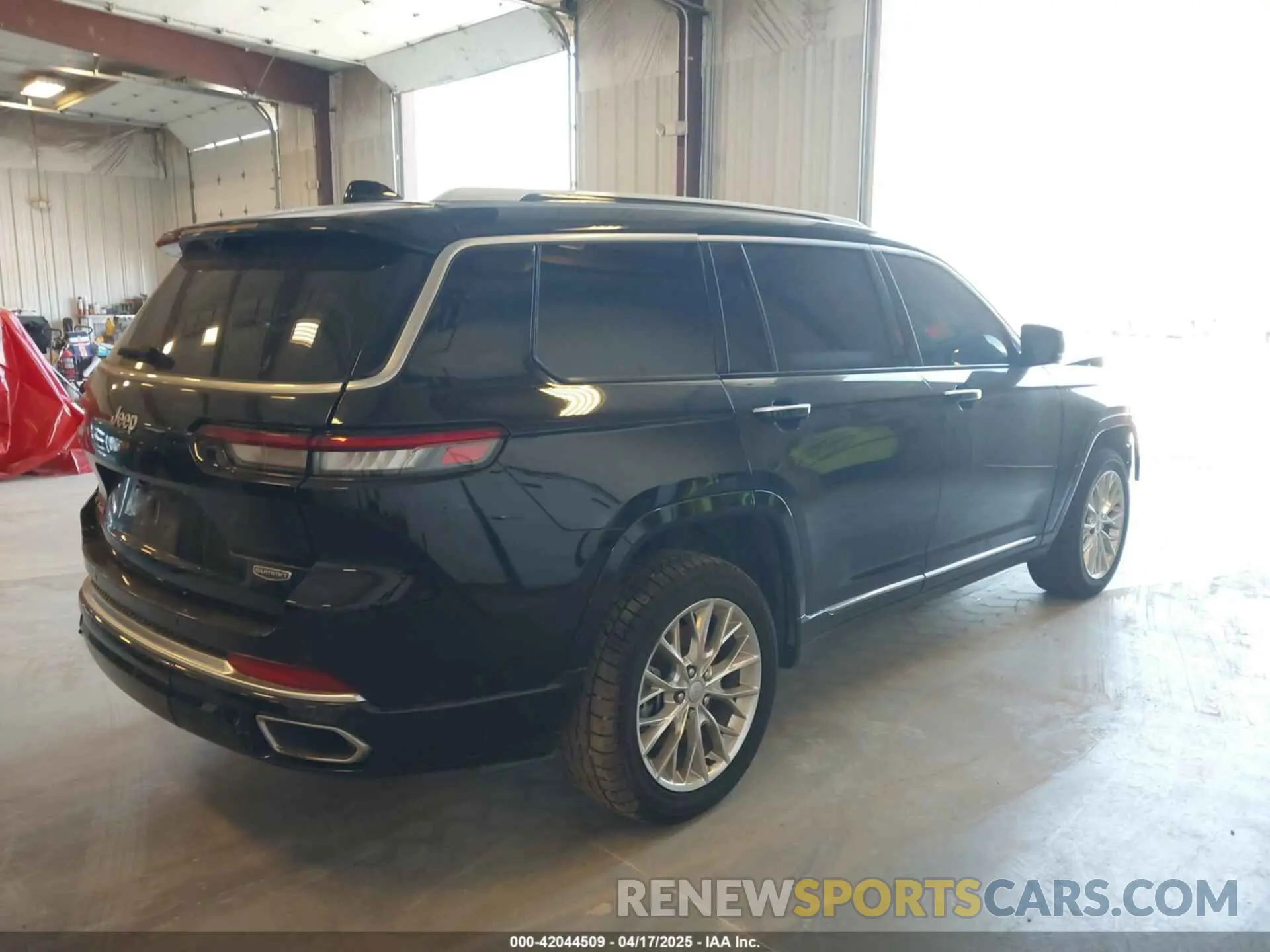 4 Photograph of a damaged car 1C4RJKEG8M8146532 JEEP GRAND CHEROKEE L 2021