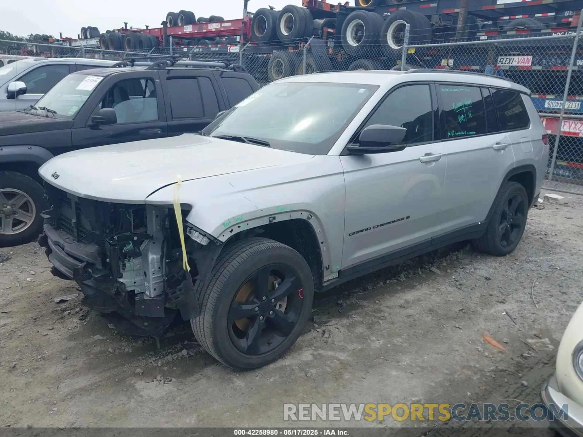 2 Photograph of a damaged car 1C4RJJAG2N8581581 JEEP GRAND CHEROKEE L 2022