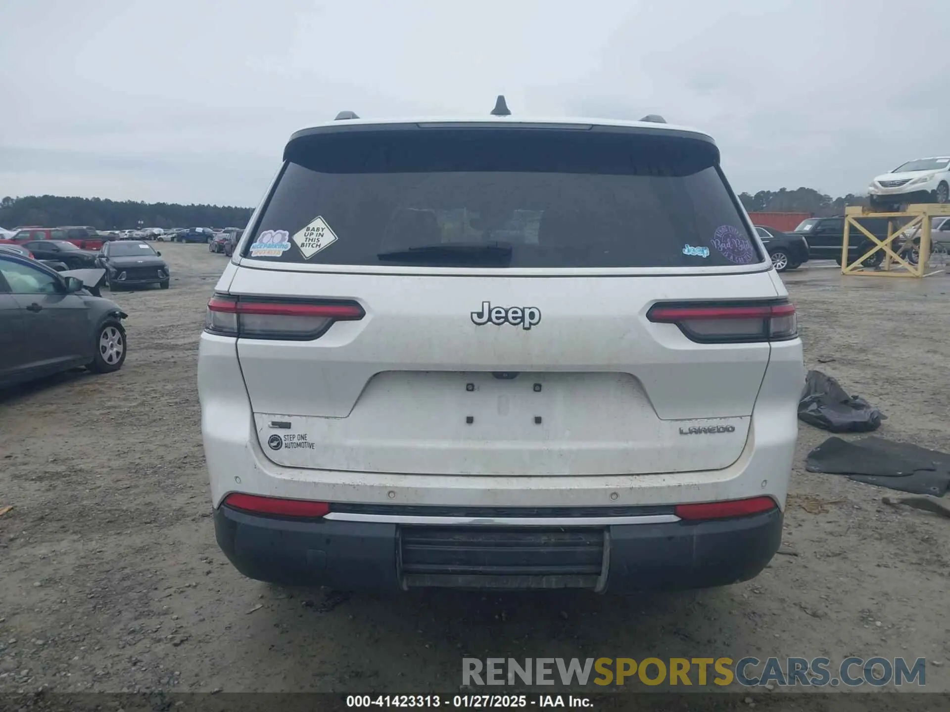 16 Photograph of a damaged car 1C4RJJAG6N8608944 JEEP GRAND CHEROKEE L 2022