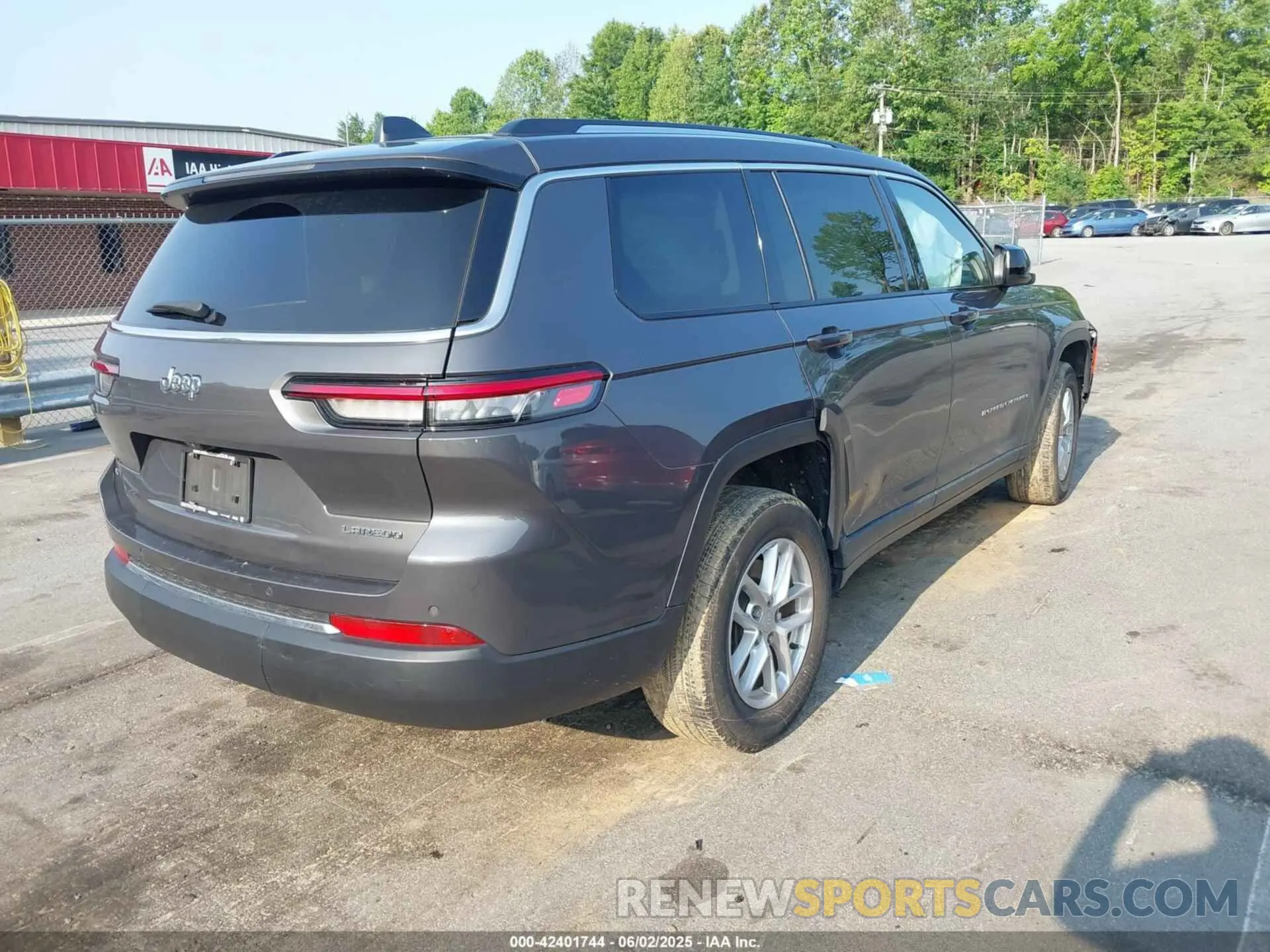 4 Photograph of a damaged car 1C4RJJAG7N8630905 JEEP GRAND CHEROKEE L 2022