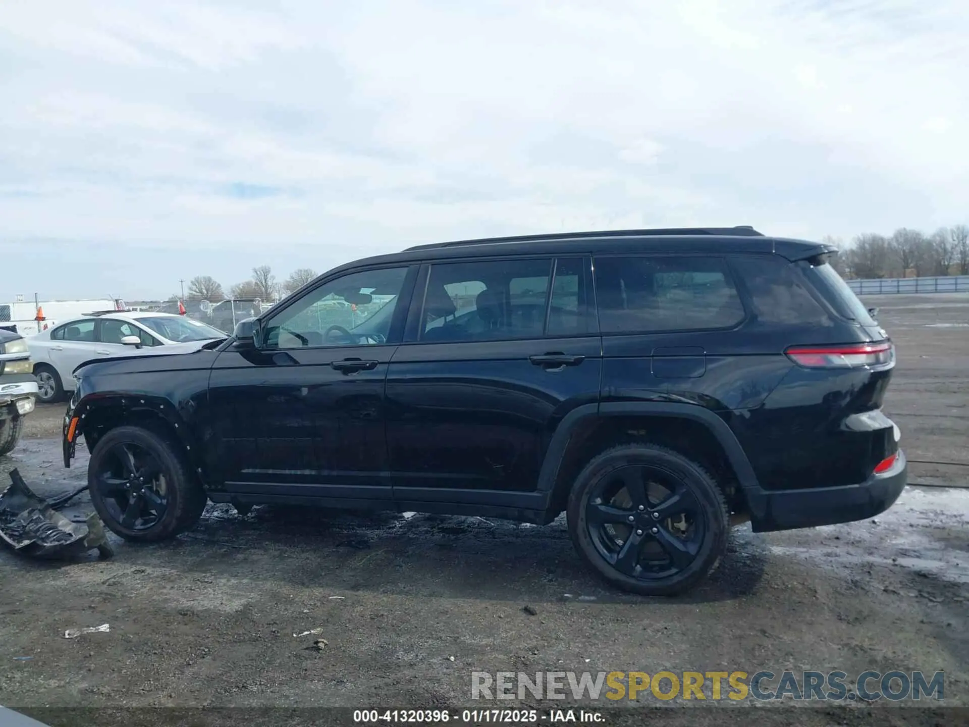 14 Photograph of a damaged car 1C4RJJBG0N8548996 JEEP GRAND CHEROKEE L 2022