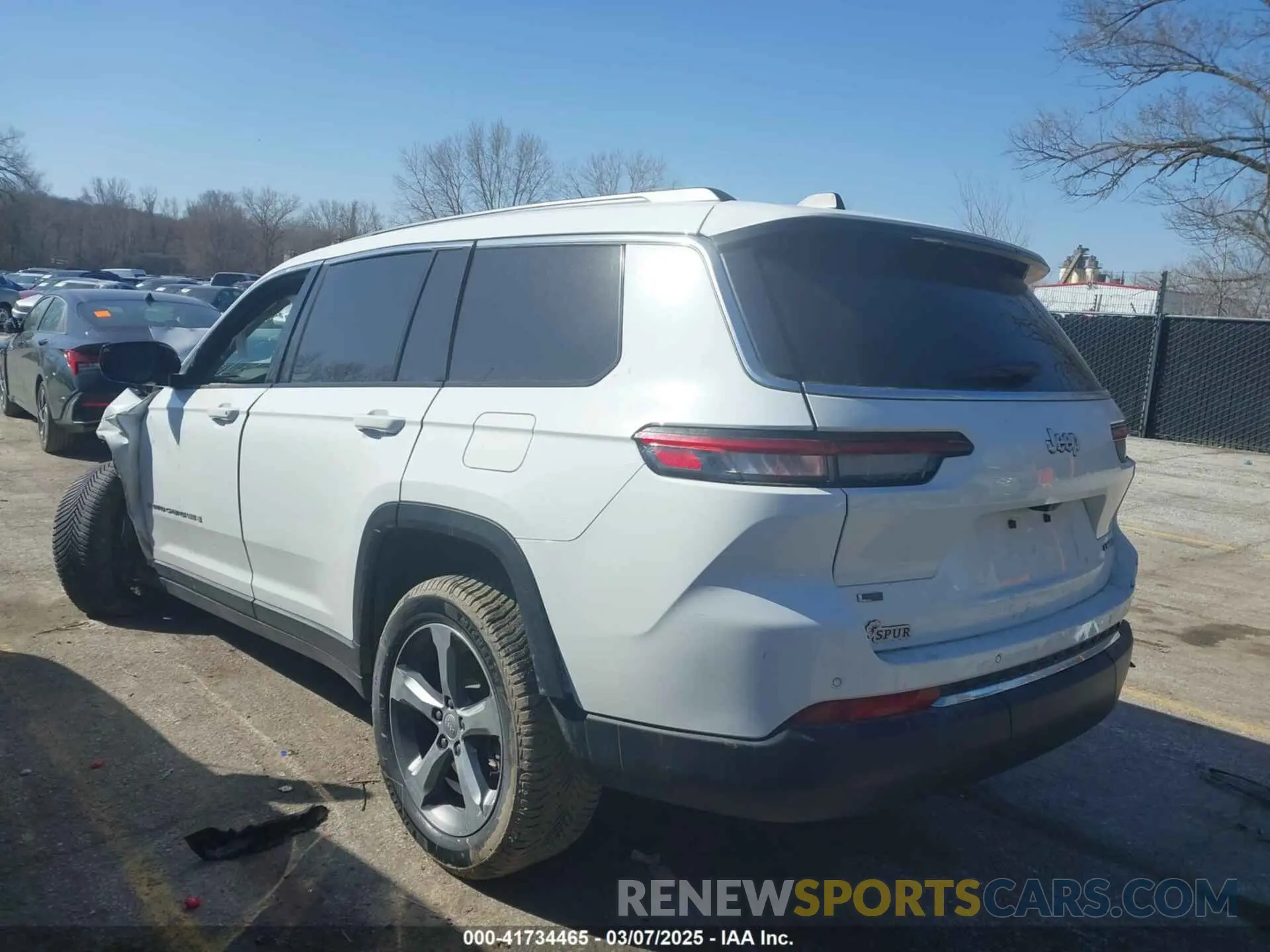 3 Photograph of a damaged car 1C4RJJBG1N8568383 JEEP GRAND CHEROKEE L 2022