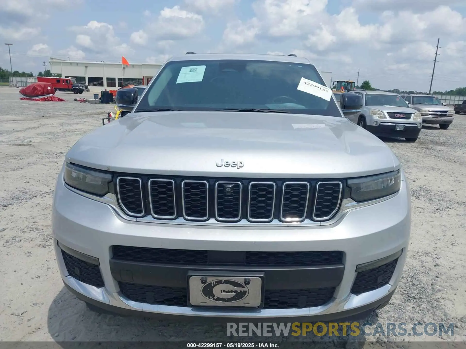 12 Photograph of a damaged car 1C4RJJBG6N8574549 JEEP GRAND CHEROKEE L 2022