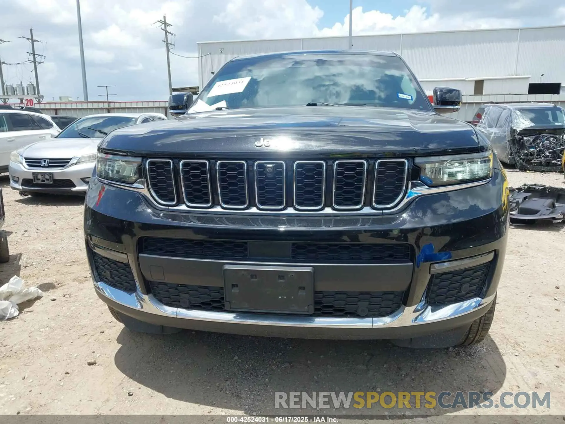 13 Photograph of a damaged car 1C4RJJBG8N8613450 JEEP GRAND CHEROKEE L 2022