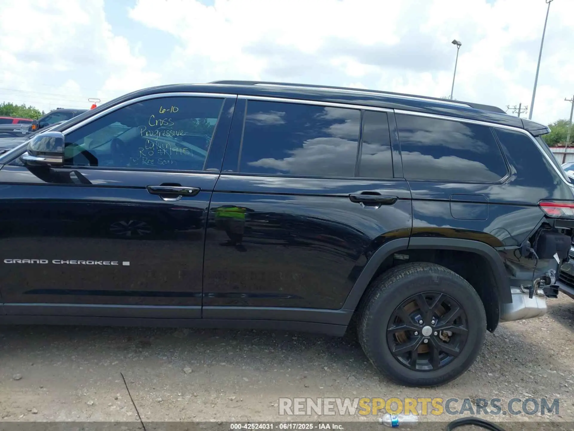 15 Photograph of a damaged car 1C4RJJBG8N8613450 JEEP GRAND CHEROKEE L 2022