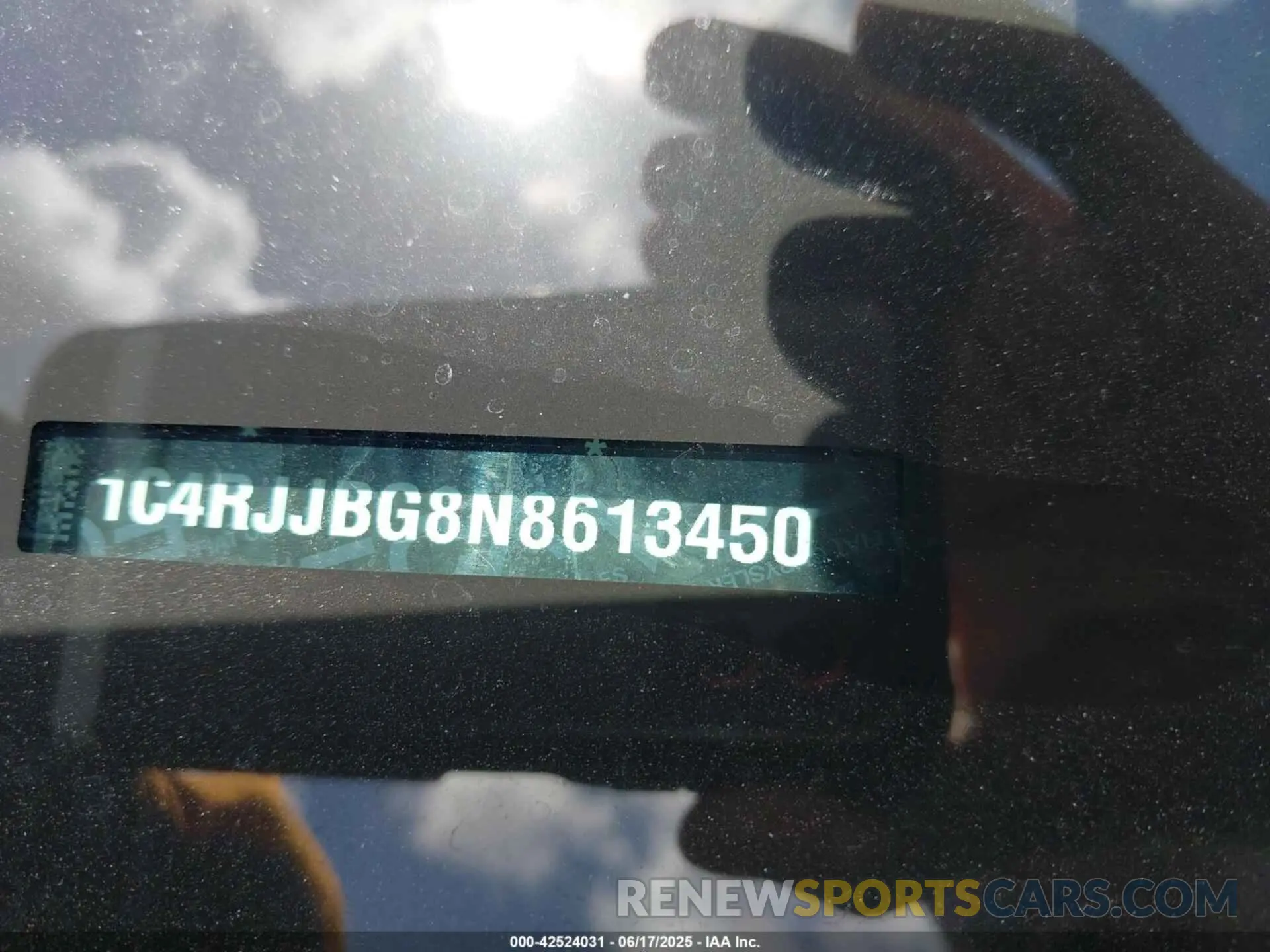 9 Photograph of a damaged car 1C4RJJBG8N8613450 JEEP GRAND CHEROKEE L 2022
