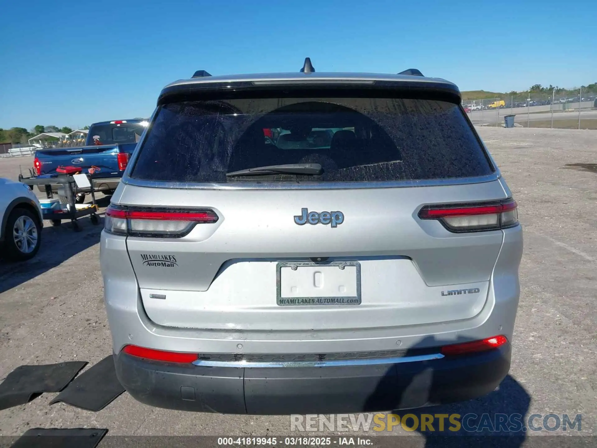 16 Photograph of a damaged car 1C4RJJBGXN8528951 JEEP GRAND CHEROKEE L 2022