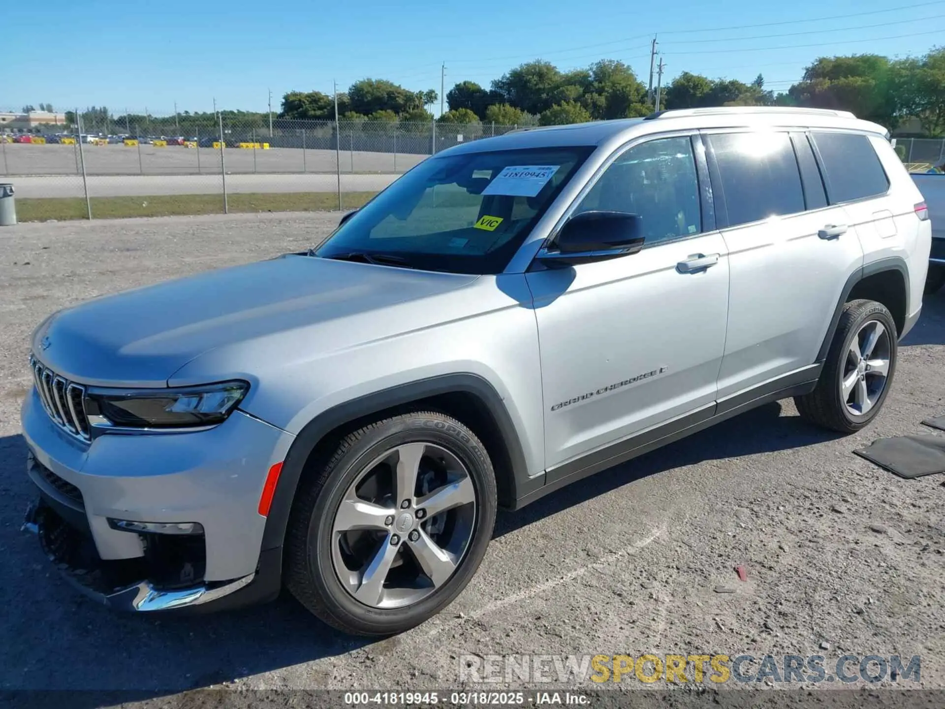 2 Photograph of a damaged car 1C4RJJBGXN8528951 JEEP GRAND CHEROKEE L 2022
