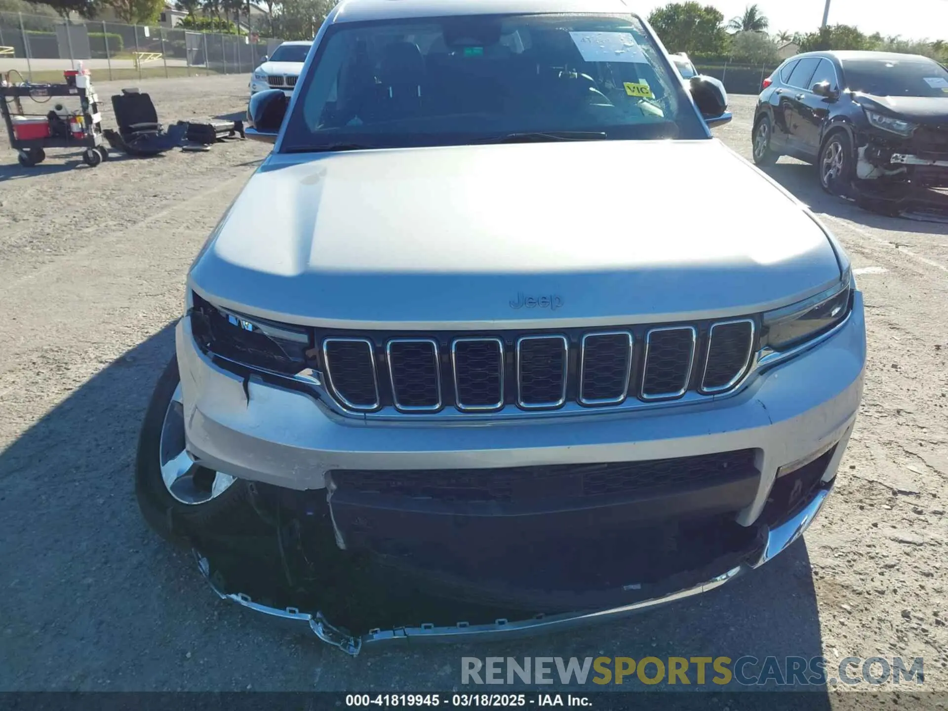 6 Photograph of a damaged car 1C4RJJBGXN8528951 JEEP GRAND CHEROKEE L 2022