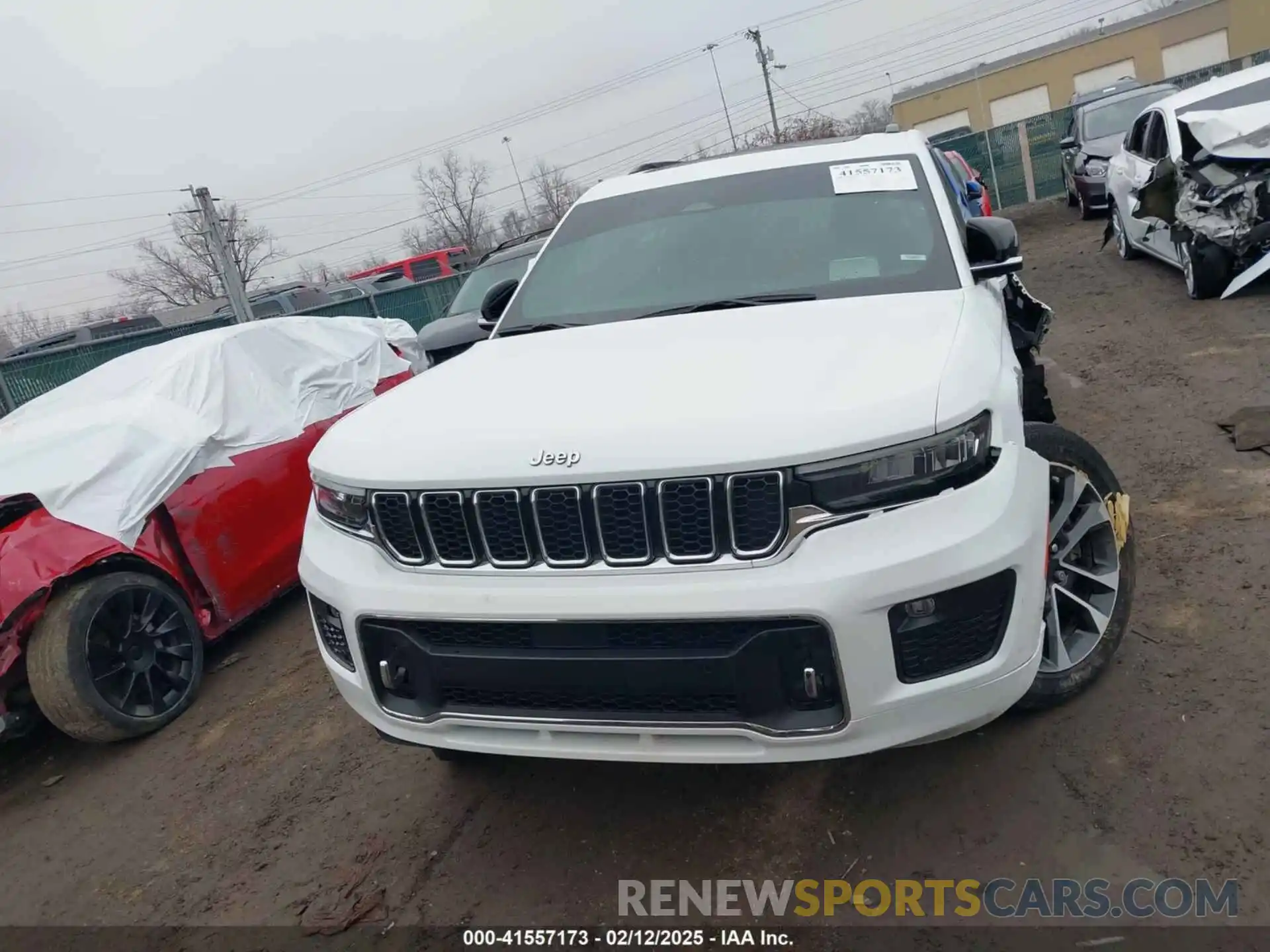 13 Photograph of a damaged car 1C4RJJDG8N8589566 JEEP GRAND CHEROKEE L 2022